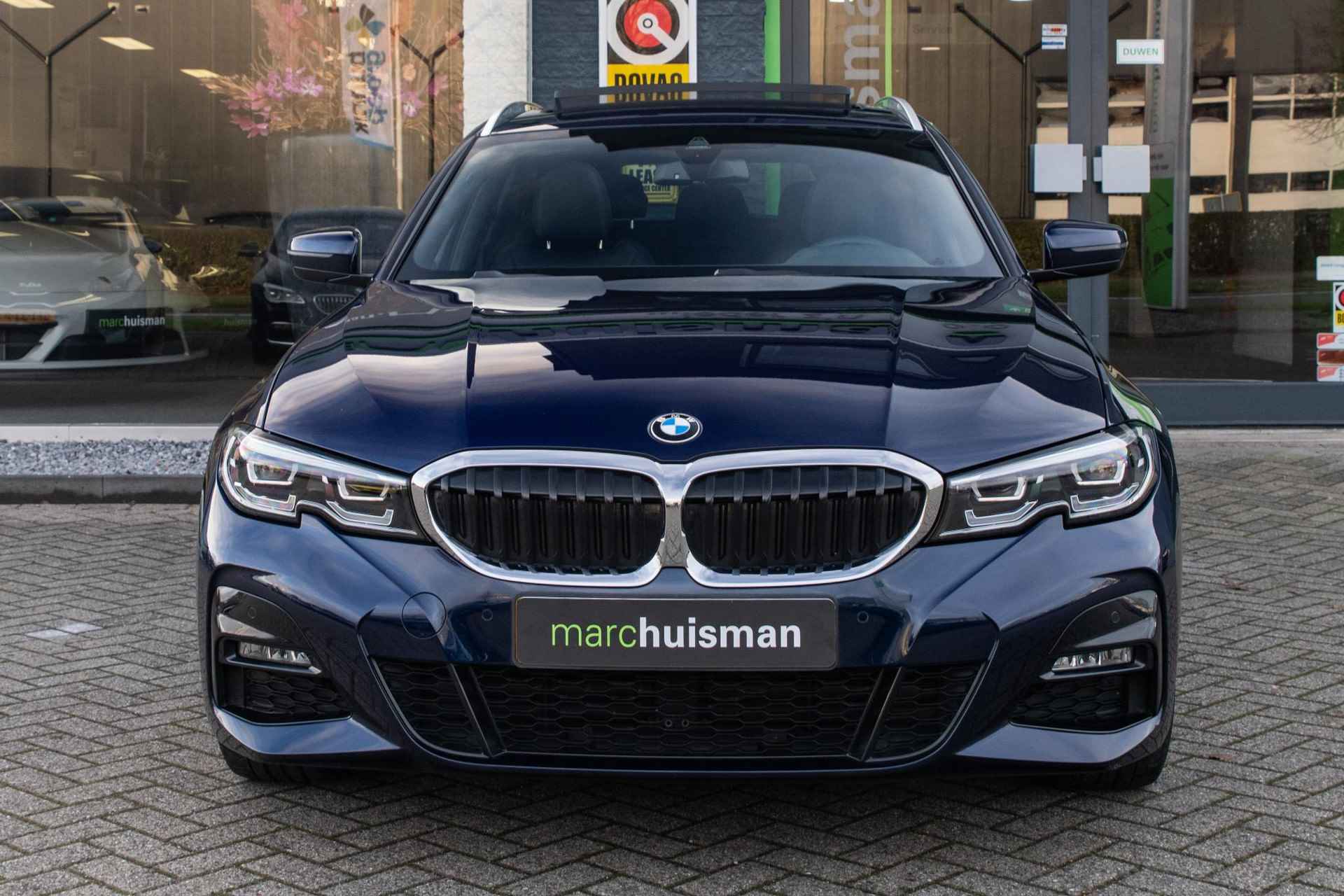 BMW 3-serie Touring 318i High Executive M SPORT / PANODAK / HARMAN KARDON / LEDER - 4/52