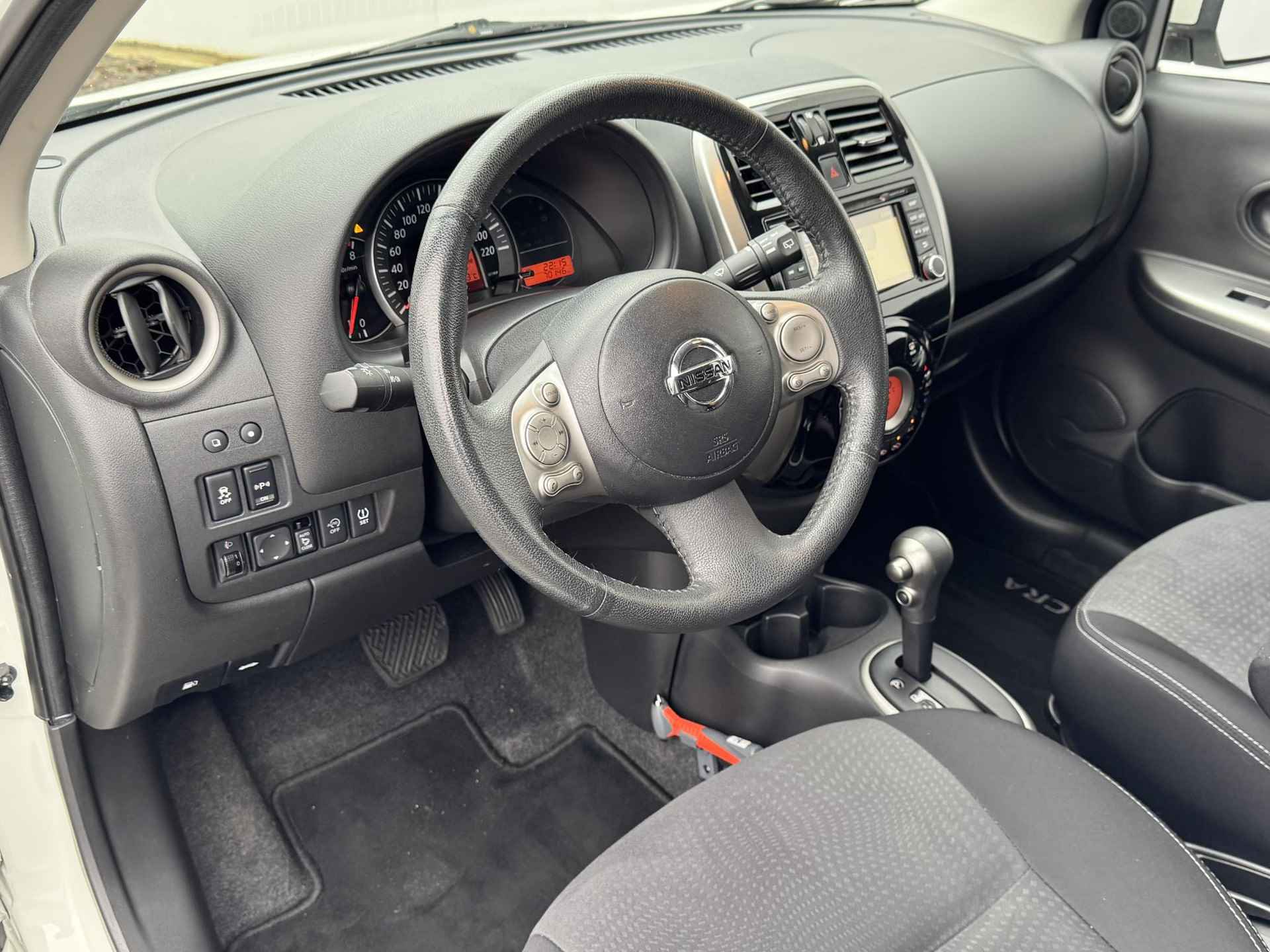 Nissan Micra 1.2 DIG-S Tekna / Panoramadak / Navigatie / Parkeersensoren achter / Bluetooth - 17/34