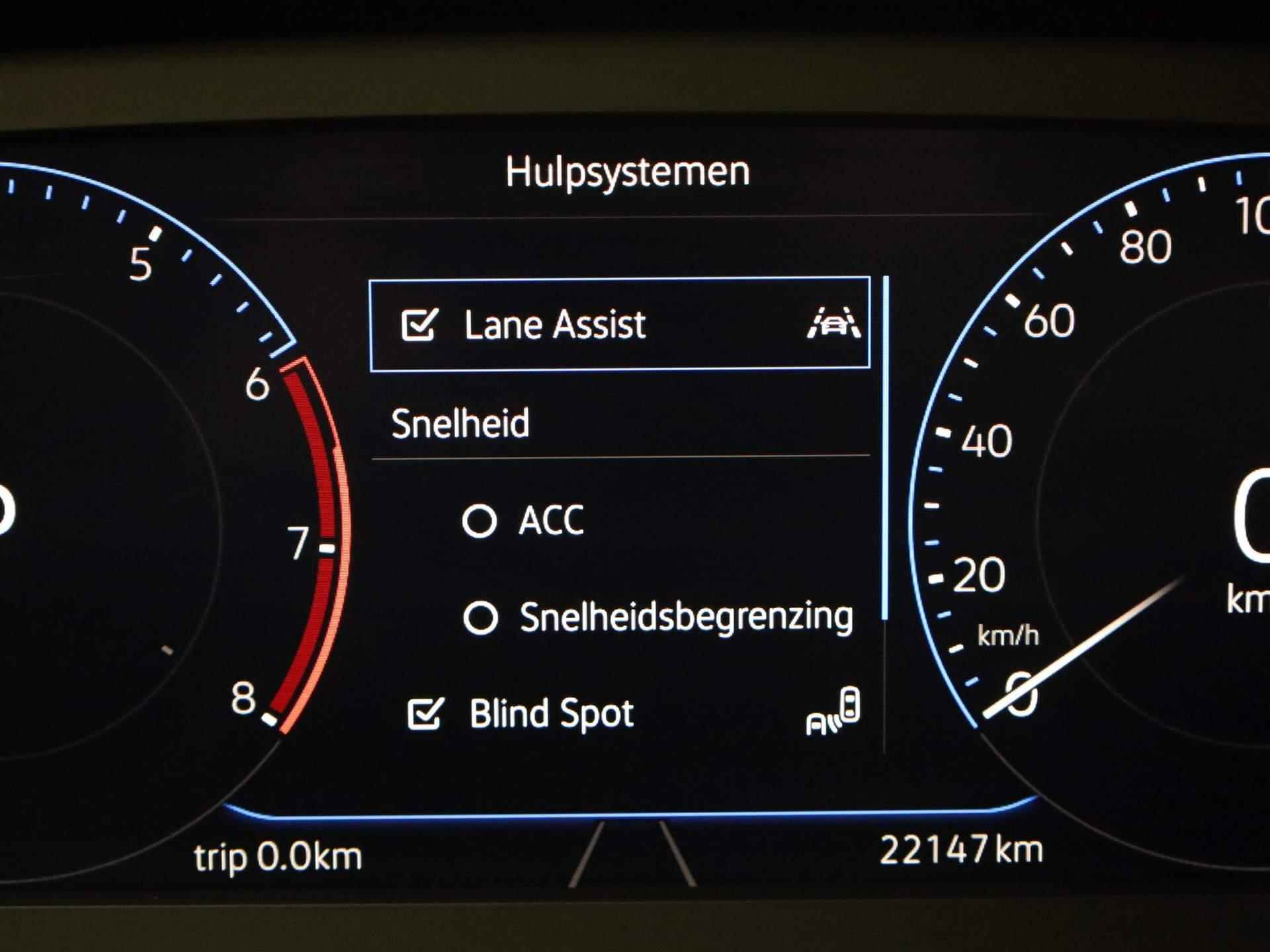 Volkswagen T-Cross 1.0TSI/110PK Life DSG · Navigatie · Parkeersensoren + camera · Airco - 11/35