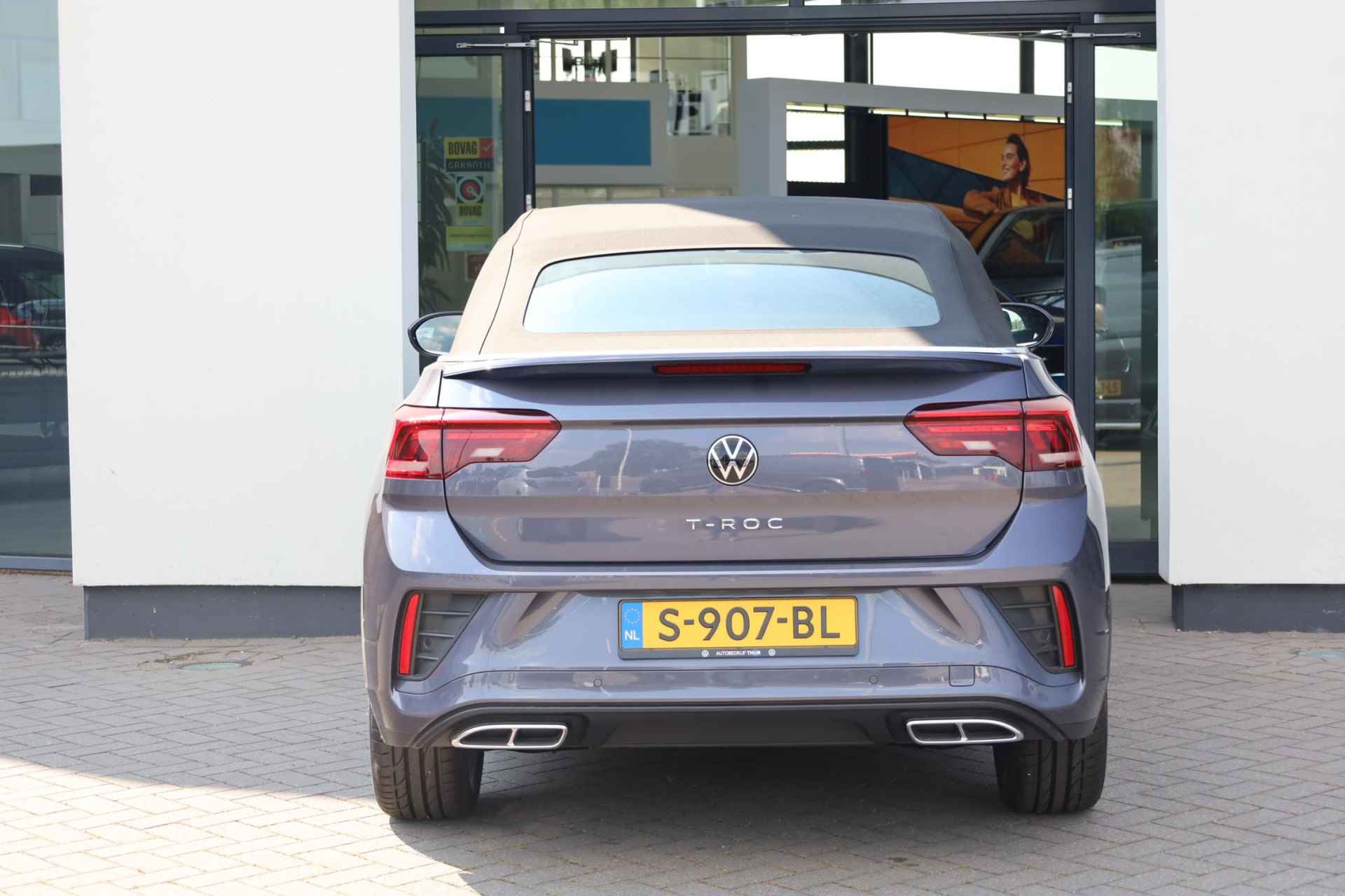 Volkswagen T-Roc Cabrio 1.5 TSI R-Line 150PK / 110kW DSG, R-line half leder LED plus Navi, 19 inch Misano, winterpakket, achteruitrij camera, Ass Pakket, Alarm, draadloos laden telefoon, etc. - 8/40