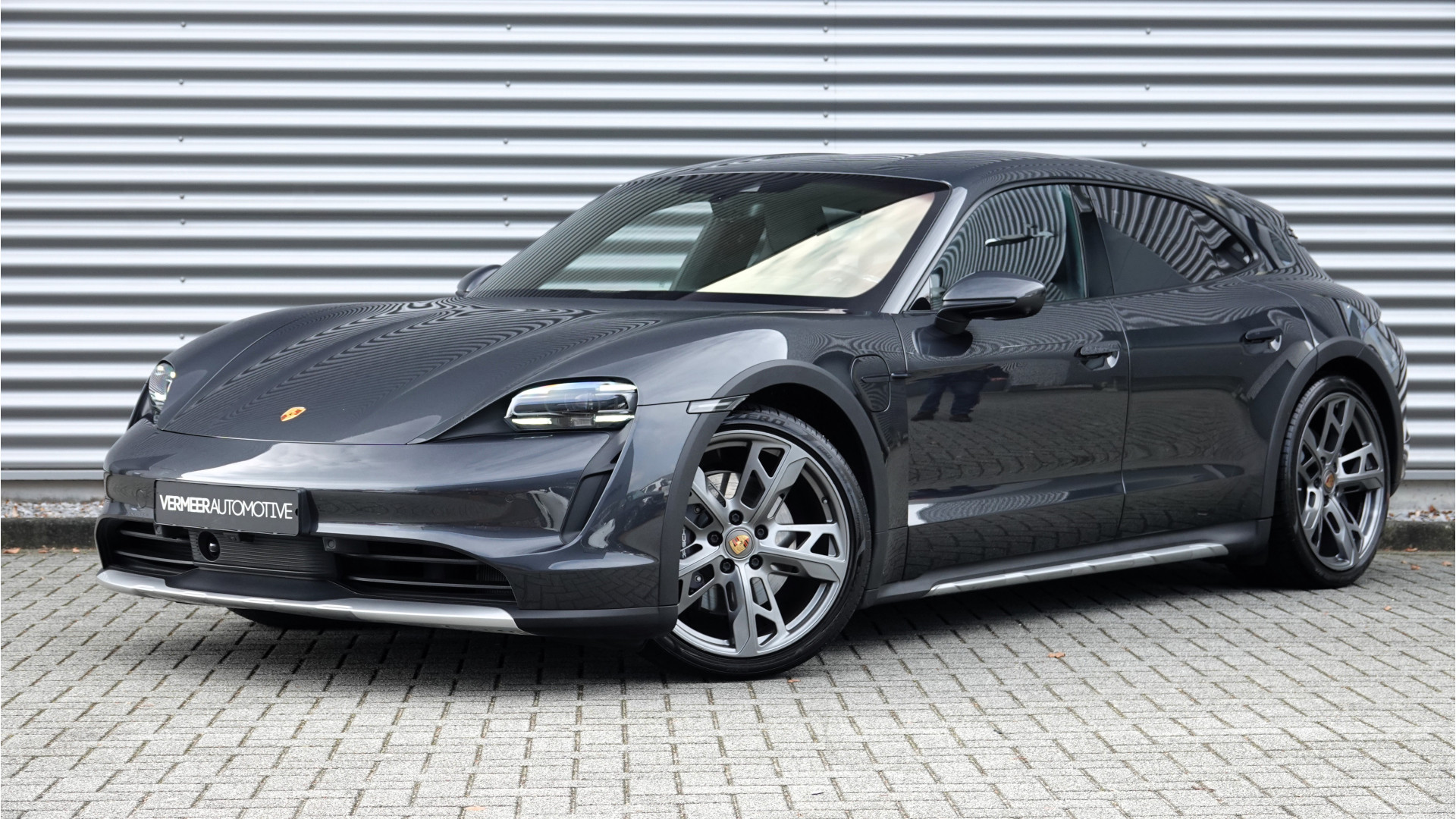 Porsche Taycan Cross Turismo 4 93 kWh | Innodrive | Parkeerpakket | Comforstoelen | Bose | Head Up | bij viaBOVAG.nl