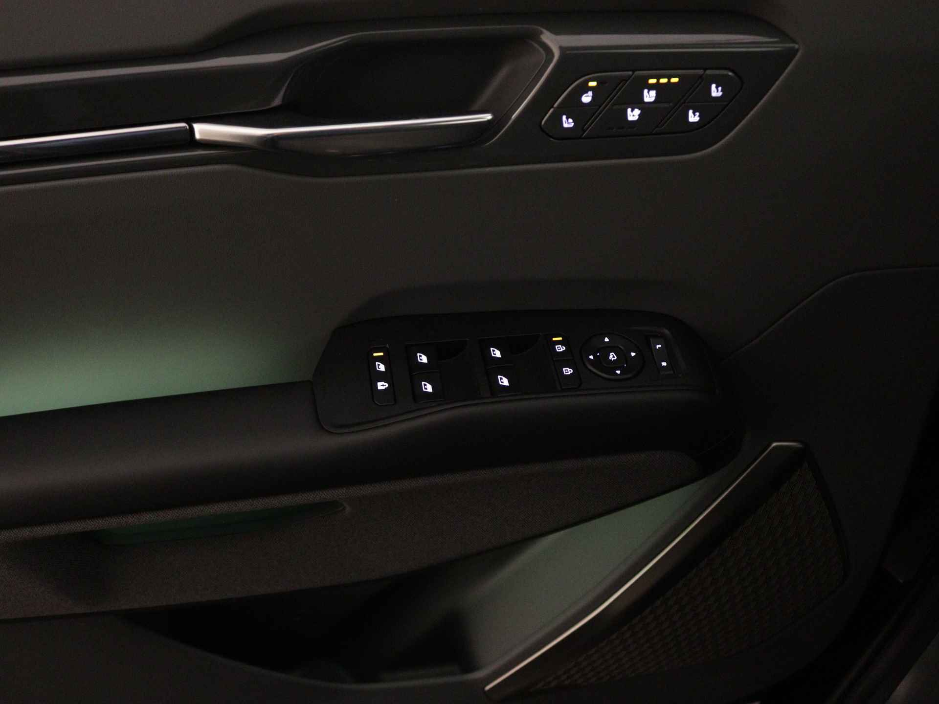 Kia EV9 Launch Edition 99.8 kWh | 7-zitter | Head Up Display | Leder | Per 1 Mei 2024 Beschikbaar | - 26/40