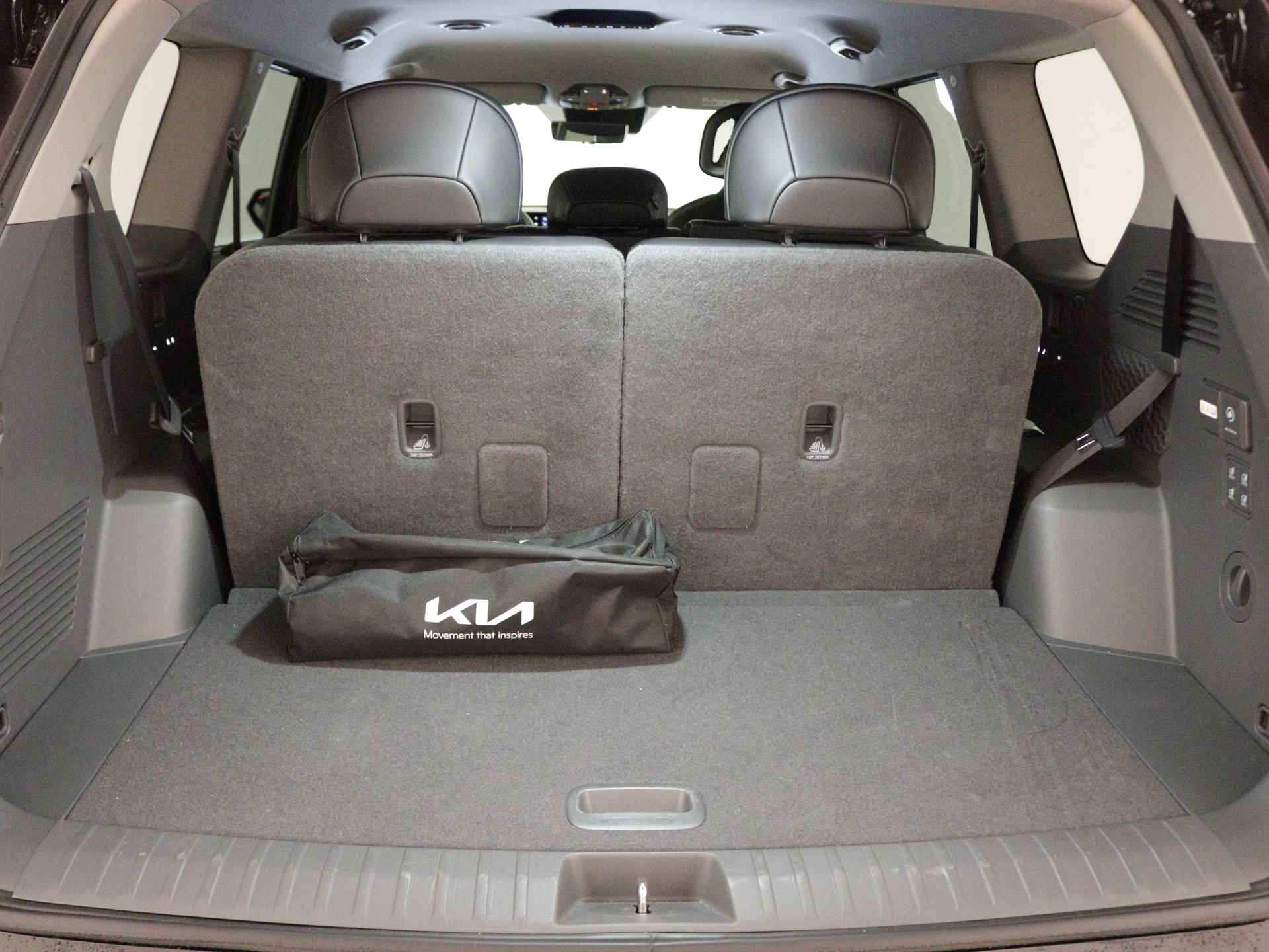 Kia EV9 Launch Edition 99.8 kWh | 7-zitter | Head Up Display | Leder | Per 1 Mei 2024 Beschikbaar | - 32/40