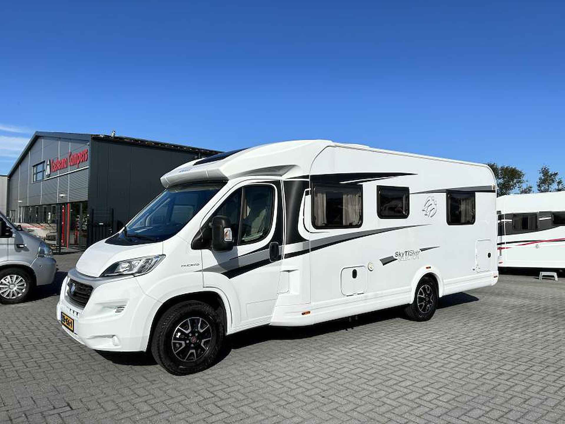 Knaus Sky TI 700 MX queensbed/19.000km/2016 - 1/25