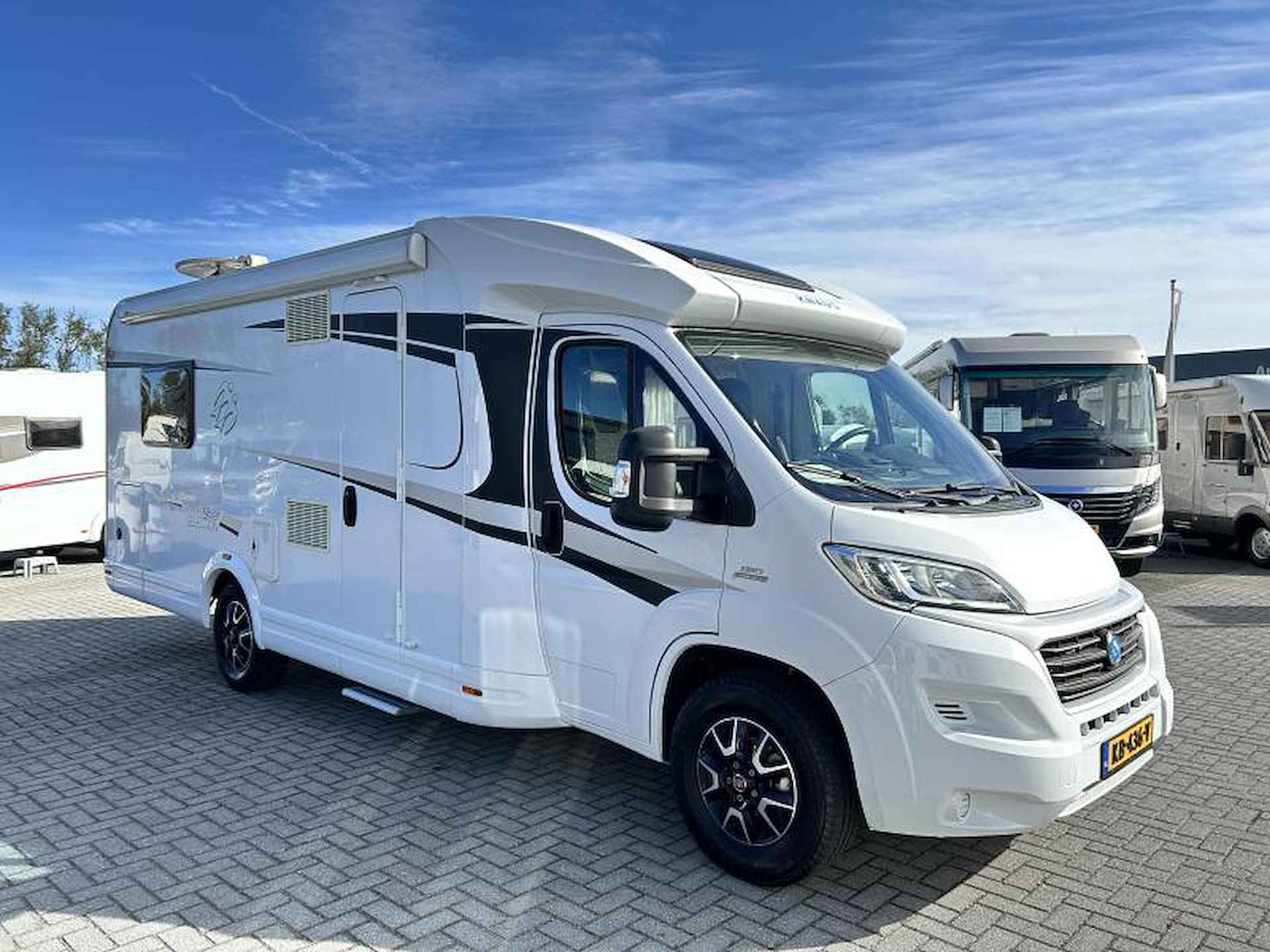 Knaus Sky TI 700 MX queensbed/19.000km/2016 - 3/25