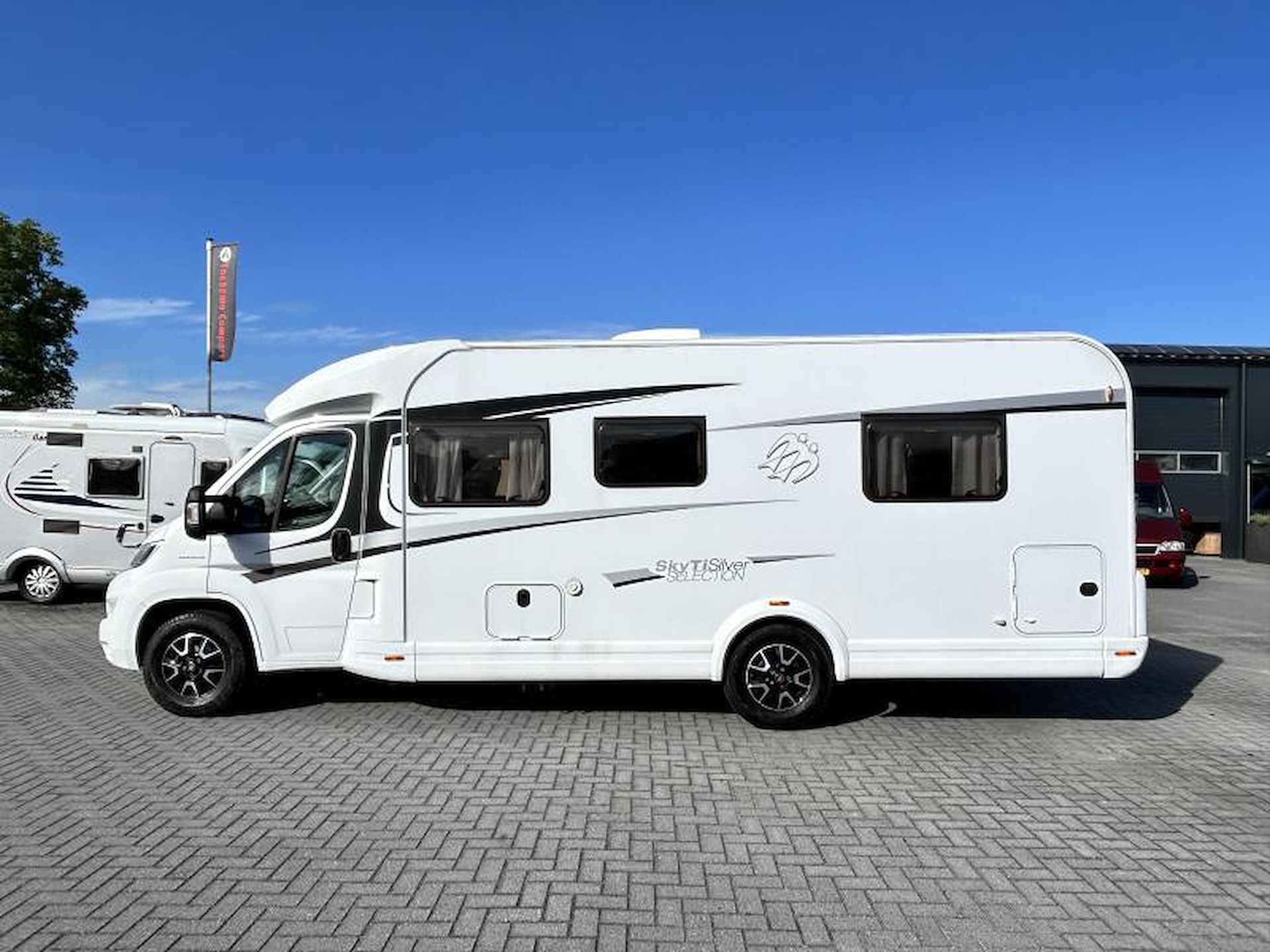 Knaus Sky TI 700 MX queensbed/19.000km/2016 - 6/25