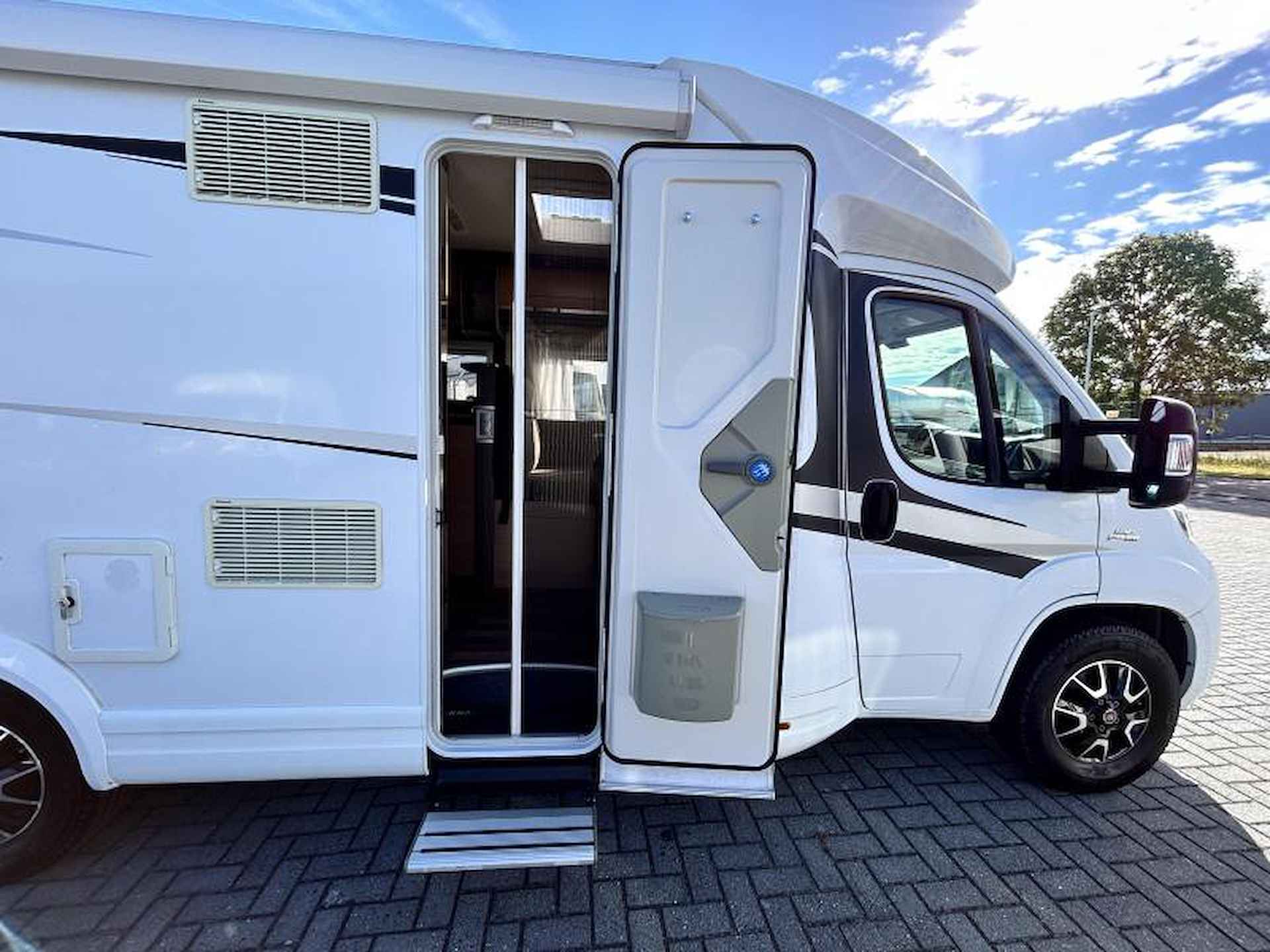 Knaus Sky TI 700 MX queensbed/19.000km/2016 - 8/25