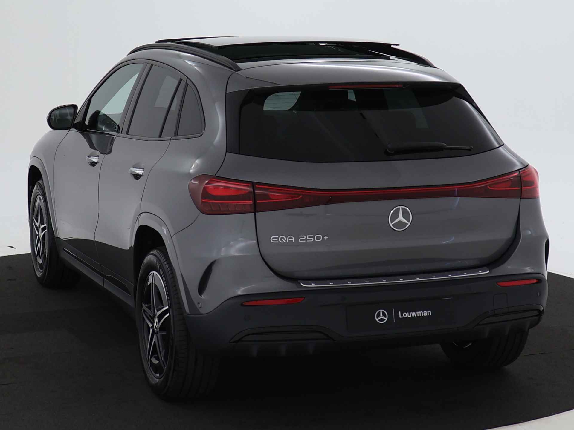 Mercedes-Benz EQA 250+ AMG Line 71 kWh | Nightpakket | Winter pakket | Premium pakket | GUARD 360° Voertuigbescherming Plus | Dodehoekassistent | Extra USB-poorten | 	Parkeerpakket met 360°-camera | KEYLESS-GO comfort pakket | - 13/37