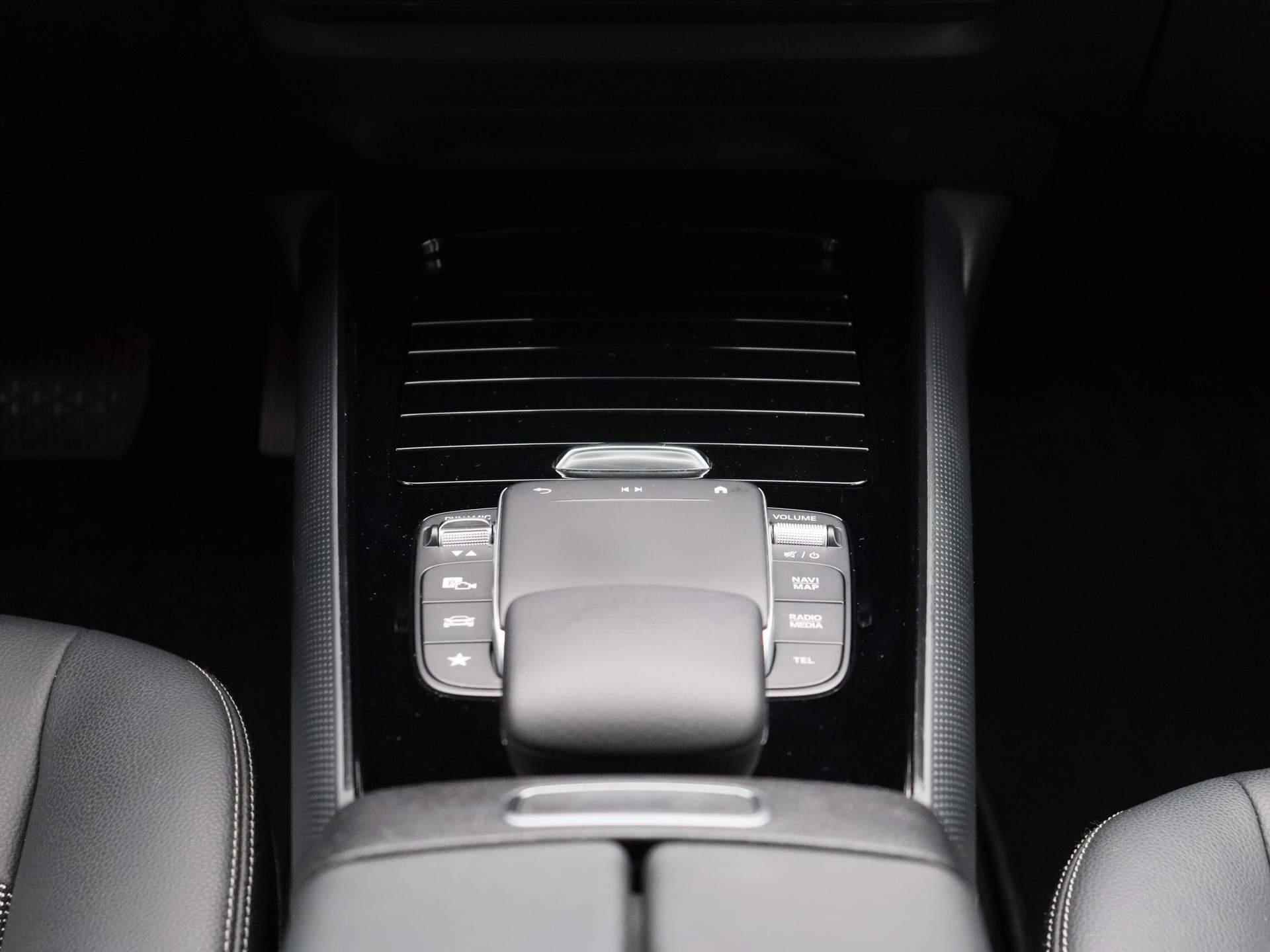 Mercedes-Benz GLA-klasse 180 d Business Solution Luxury | Automaat | Half Leder | Wide-Screen | Climate Control | Stoelverwarming | Trekhaak | - 10/34