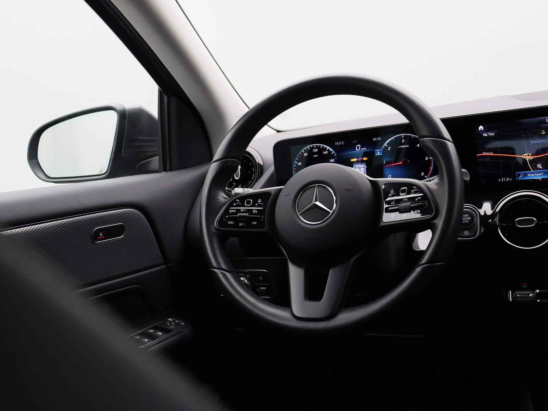 Mercedes-Benz GLA-klasse 180 d Business Solution Luxury | Automaat | Half Leder | Wide-Screen | Climate Control | Stoelverwarming | Trekhaak | - 11/34
