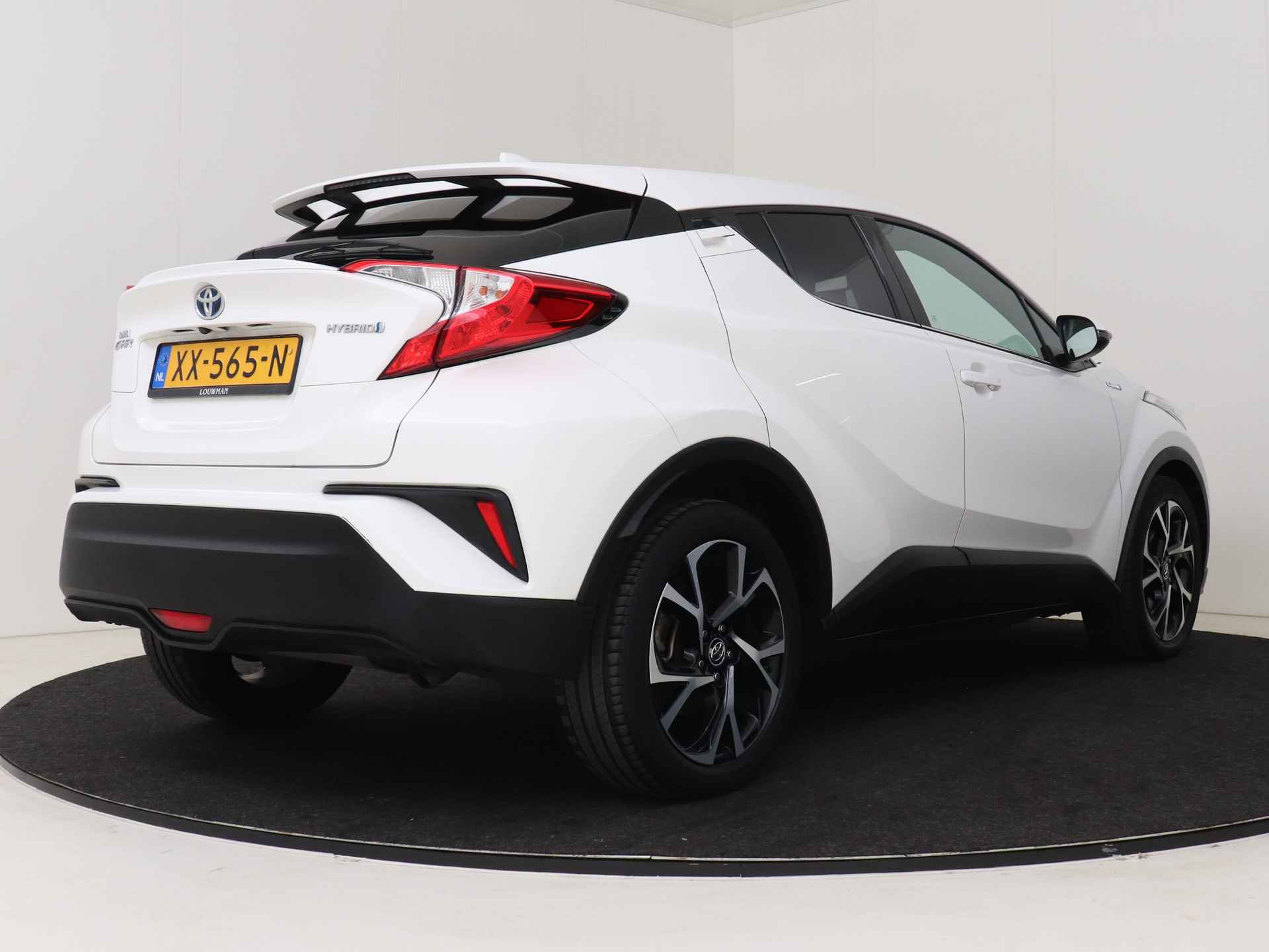 Toyota C-HR 1.8 Hybrid Dynamic I Navigatie I Climate Control I Cruise Control I Camera I USB I LM Velgen I Keyless Entry/Start I Stoelverwarming Voor I - 3/48