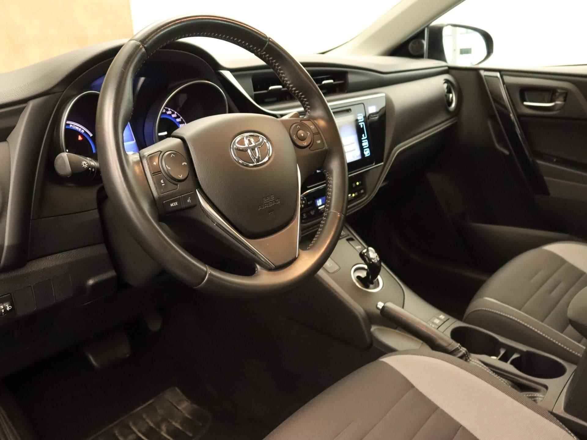 Toyota Auris 1.8 Hybrid Trend - NAVIGATIESYSTEEM - CRUISE CONTROL - ACHTERUITRIJCAMERA - 16 INCH LICHT METALEN VELGEN - CLIMATE CONTROL - 3/35