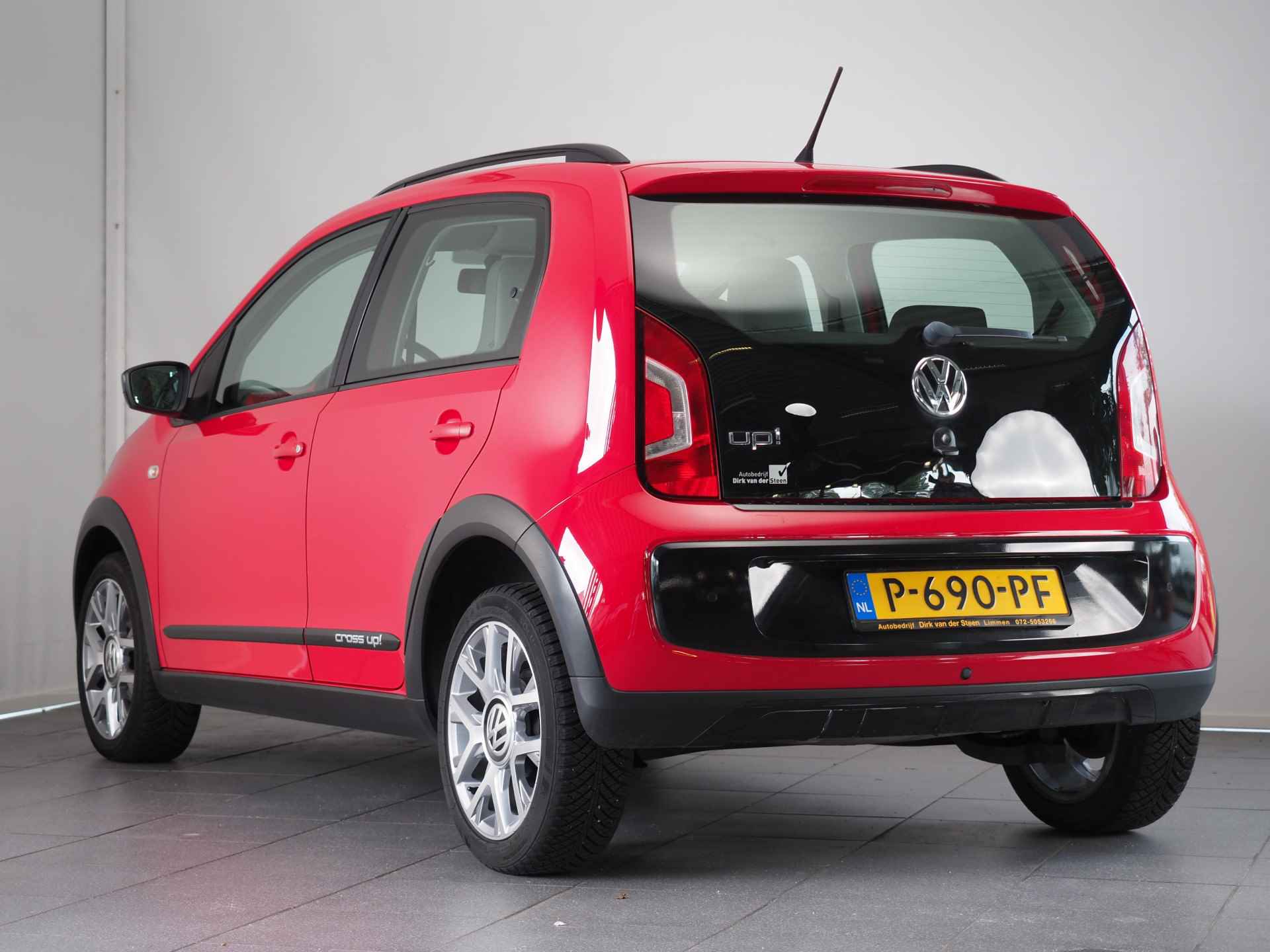 Volkswagen up! 1.0 cross up! BlueMotion | Carkit | Parkeersensoren | Airco | 16' Velgen - 4/29