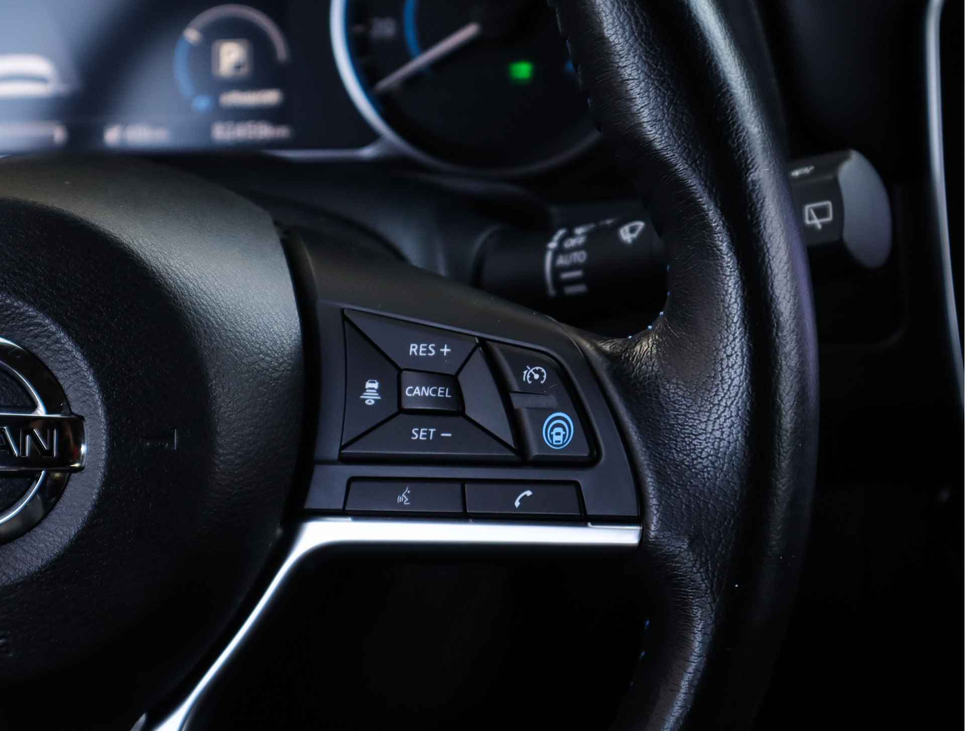 Nissan Leaf 3.Zero Limited Edition 62 kWh (218PK) 1e-Eig, Nissan-Dealer-Onderh, 12-Mnd-BOVAG, NL-Auto, Navigatie/Apple-Carplay/Android-Auto, Parkeersensoren-V+A, LM.-Velgen, 360-Camera, Stoelverwarming-V+A, Dodehoeksensor, Airco/Climate-Cont Audio-Premium, Adaptive-Cruise-Control, Privacy-Glas - 30/40
