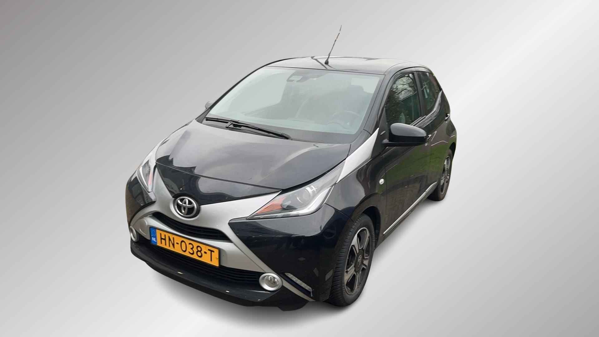 Toyota Aygo 1.0 VVT-i x-clusiv - 2/5