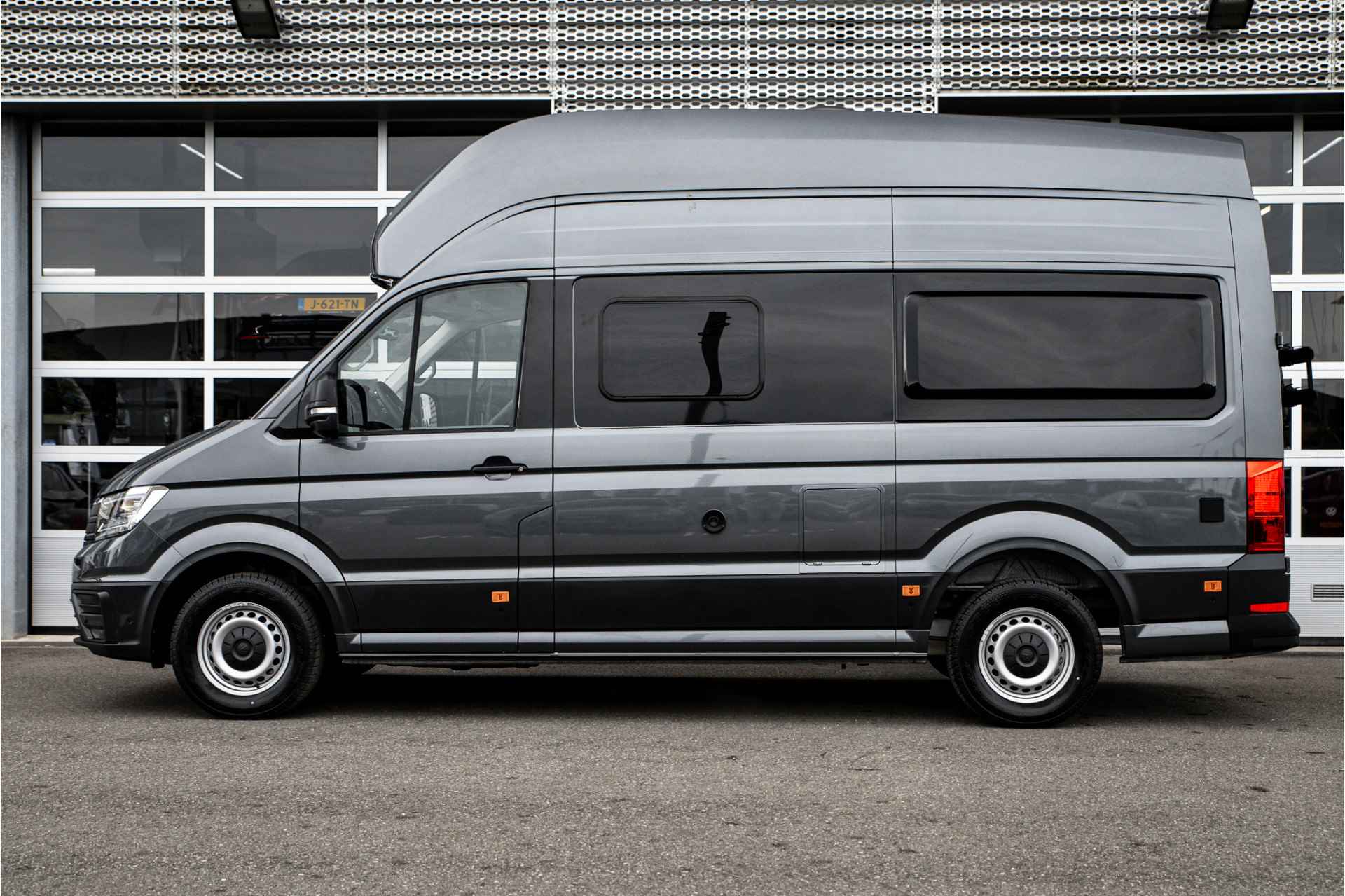 Volkswagen Crafter Grand California | Led | Adaptive Cruise | Luifel | Fietsenrek | 4 slaapplaatsen - 5/72