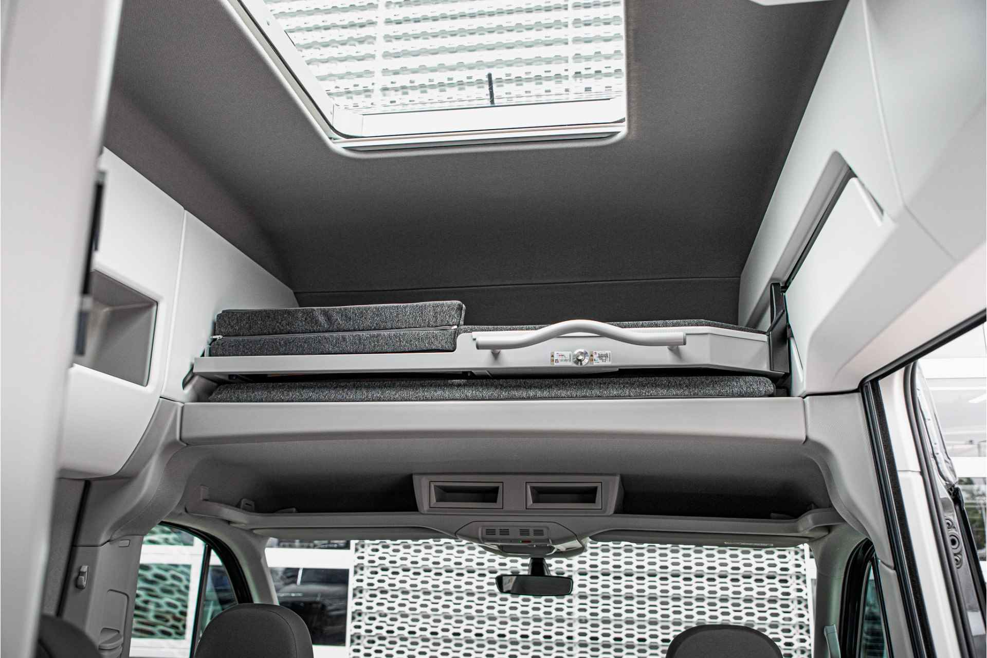 Volkswagen Crafter Grand California | Led | Adaptive Cruise | Luifel | Fietsenrek | 4 slaapplaatsen - 54/72