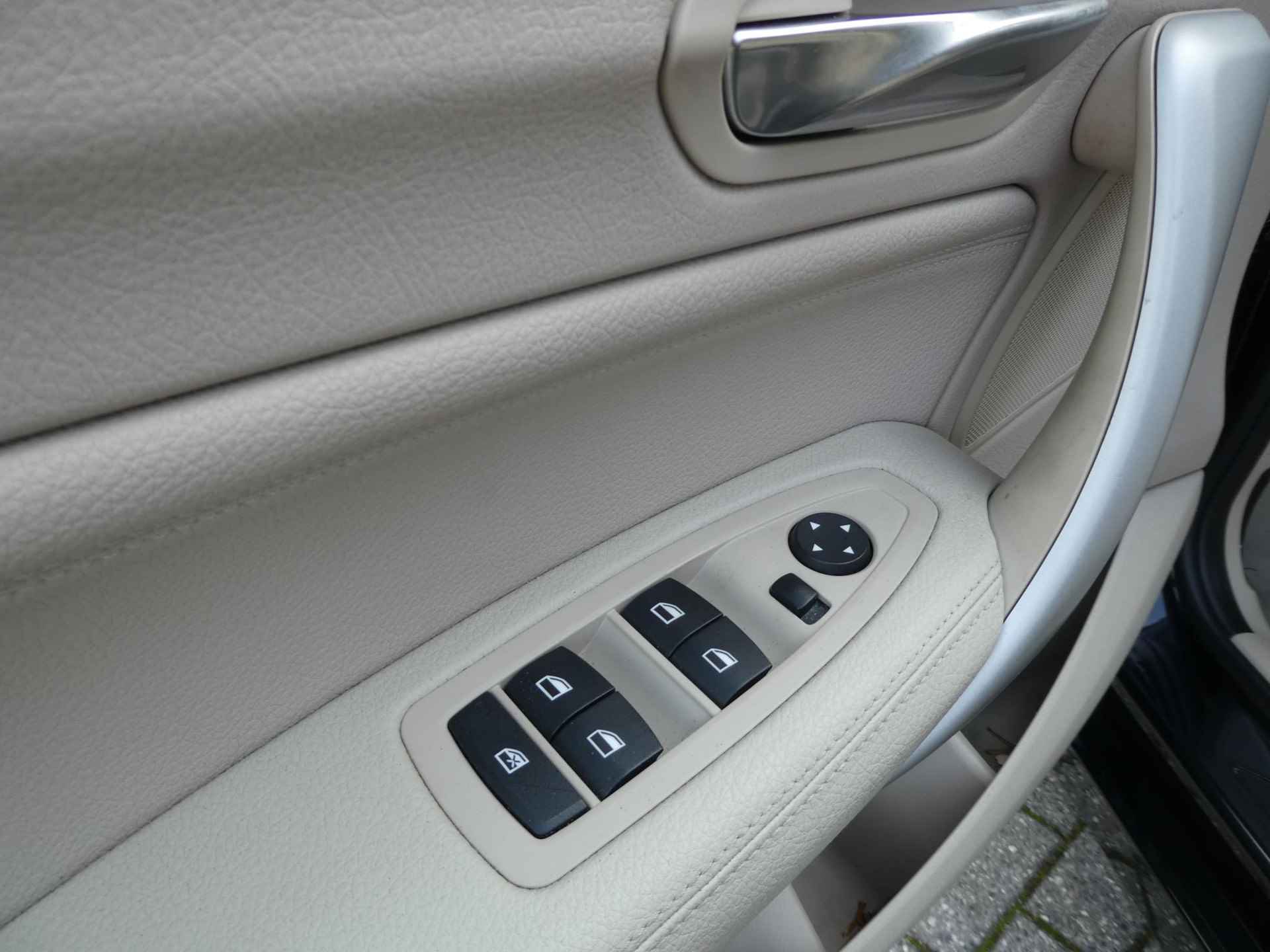 BMW 1-serie 116i Automaat 5drs Upgrade Edition Leder|Navi|Xenon|Cruise - 21/31