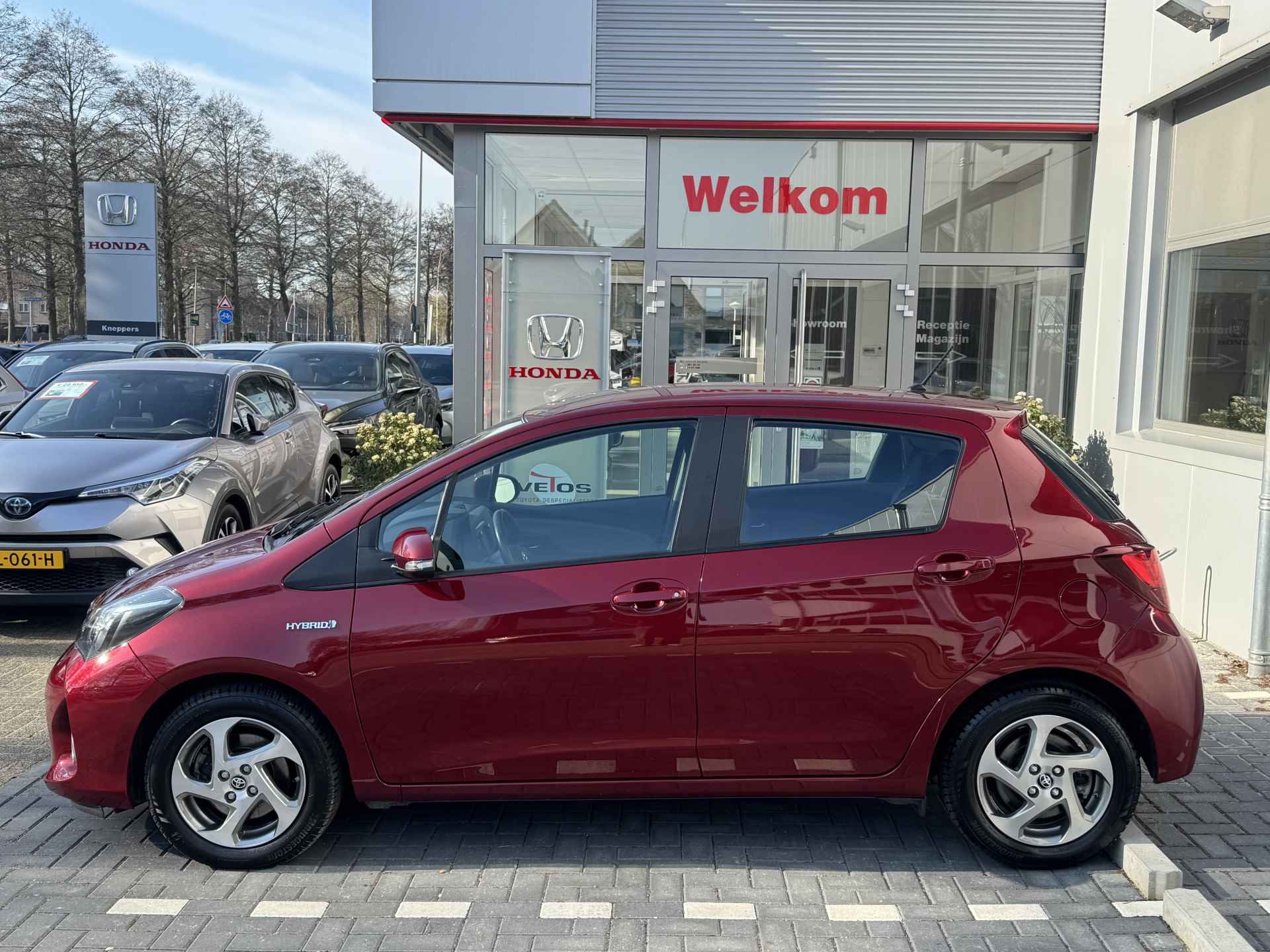 Toyota Yaris 1.5 Hybrid Aspiration Navigatie, Lichtmetalen velgen , All-in Rijklaarprijs - 2/32