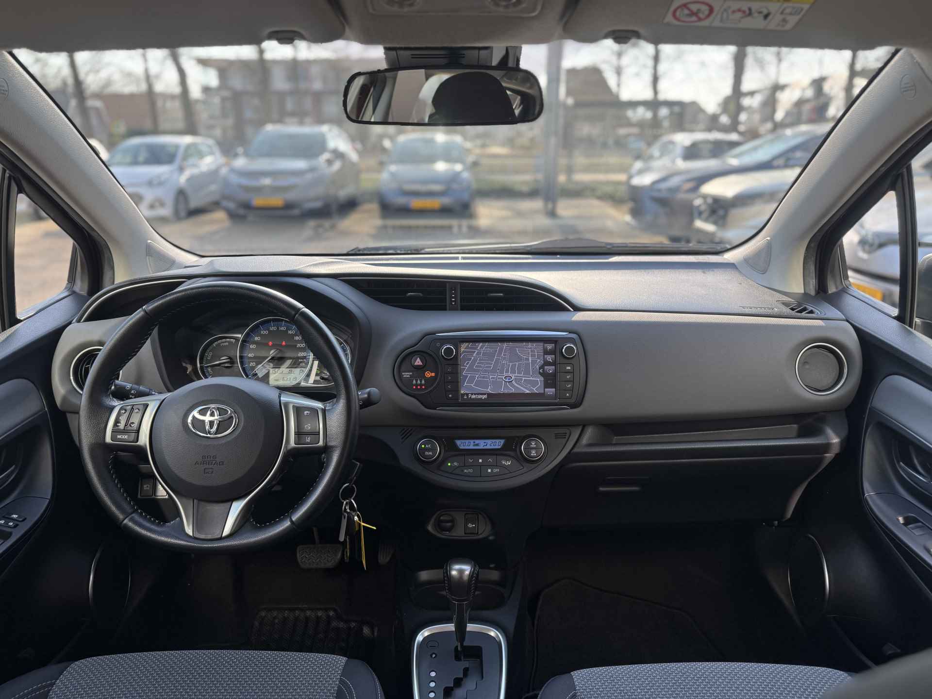 Toyota Yaris 1.5 Hybrid Aspiration Navigatie, Lichtmetalen velgen , All-in Rijklaarprijs - 16/32