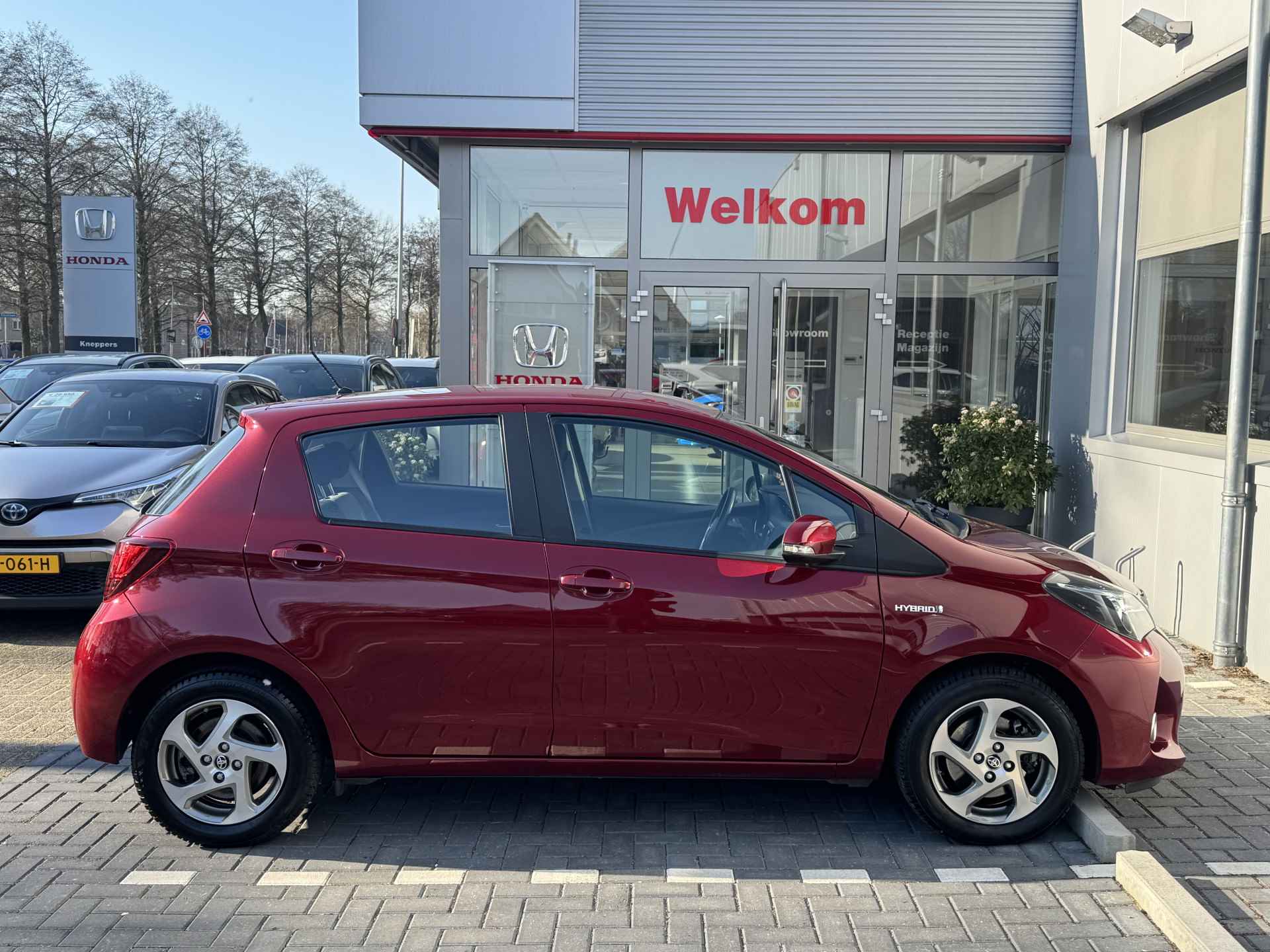 Toyota Yaris 1.5 Hybrid Aspiration Navigatie, Lichtmetalen velgen , All-in Rijklaarprijs - 29/32