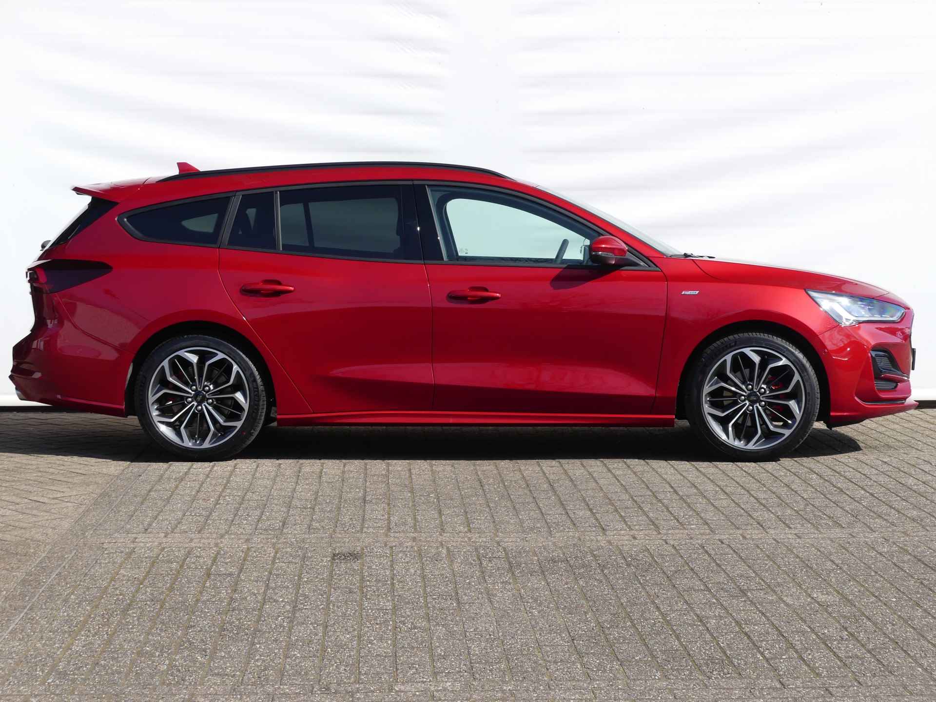 Ford Focus Wagon 1.0 EcoBoost 125PK Hybrid ST Line X | 2024 | 18"LMV | Winterpack | Kleur: Fantastic Red | - 7/36