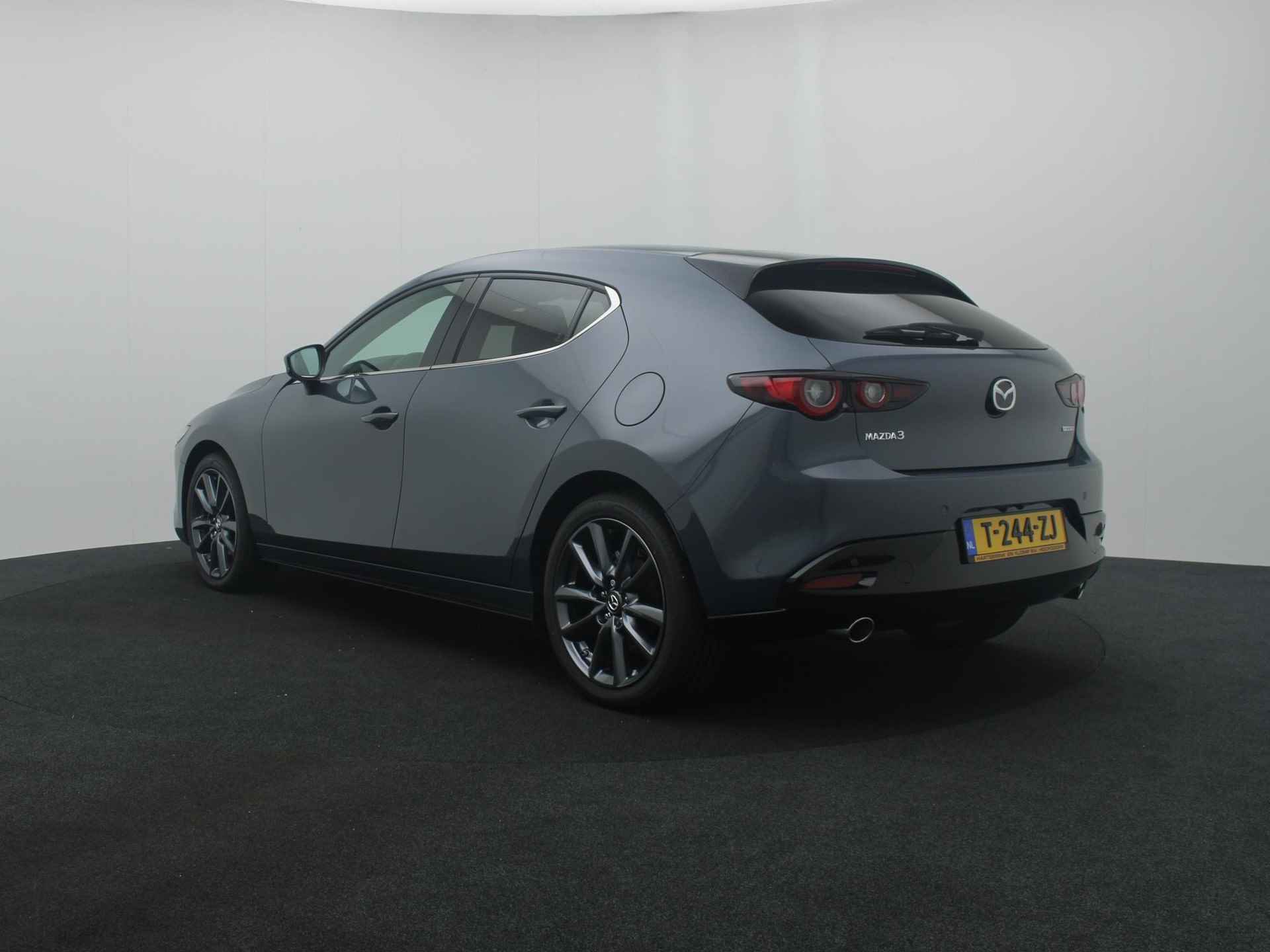 Mazda 3 2.0 e-SkyActiv-G Exclusive-line met Design Pack : dealer onderhouden - 4/46