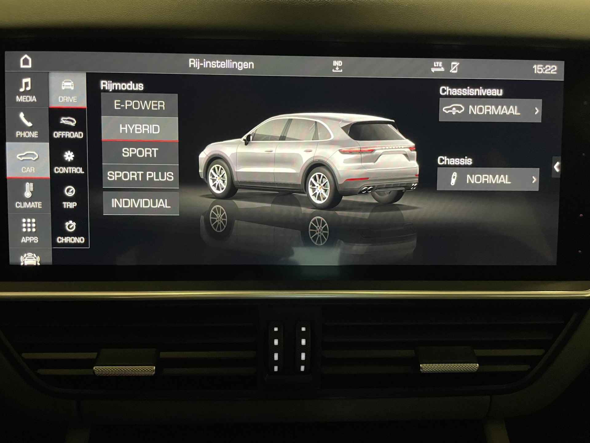 Porsche Cayenne 3.0 E-Hybrid | Luchtvering | Panoramadak | Bose Sound | Parkeercamera - 22/30
