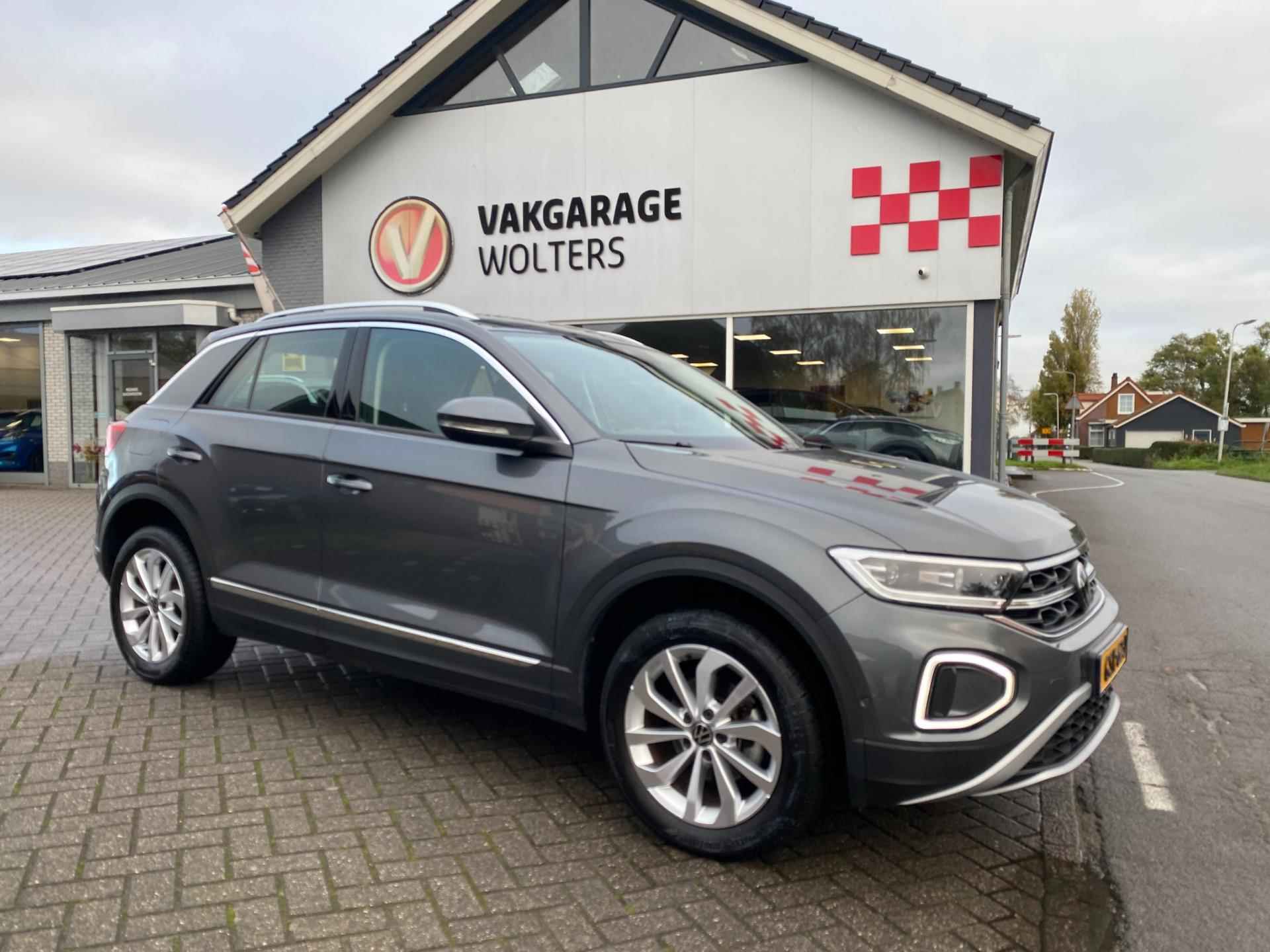 Volkswagen T-ROC 1.5 TSI Style Automaat RIJKLAAR! TREKHAAK! - 2/12