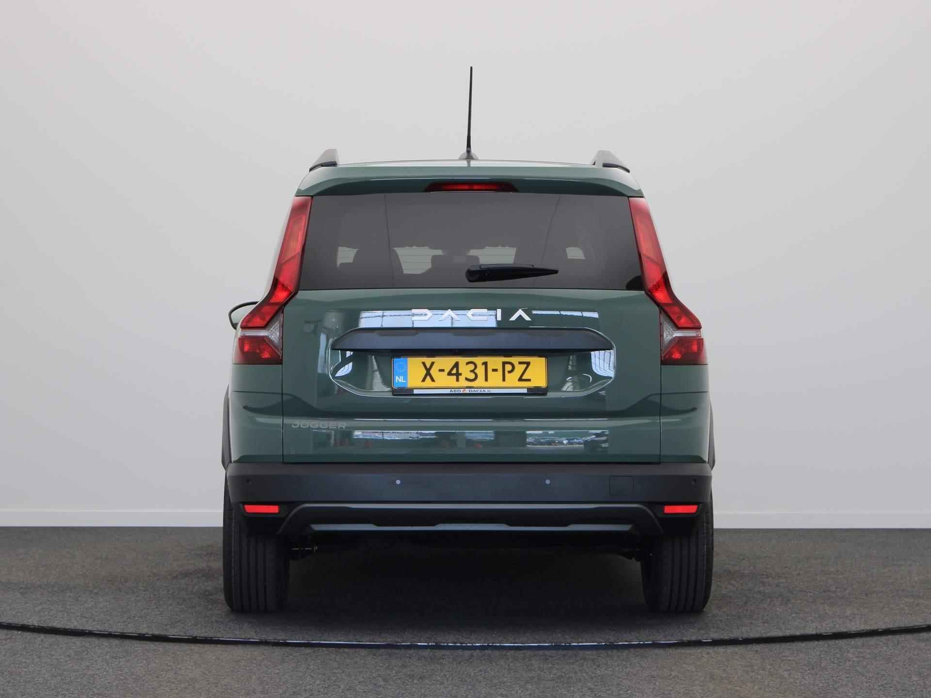 Dacia Jogger TCe 100pk ECO-G Expression 7p. | Achteruitrijcamera | Navigatie | Privacy Glass | Apple Carplay | Android Auto | - 7/36