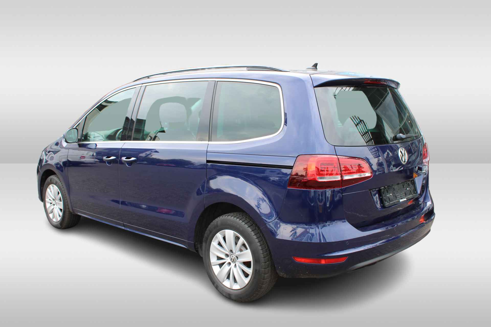 Volkswagen Sharan 1.4 TSI 150pk Comfortline 7 Persoons DSG Automaat Navigatie / Parkeersensoren / 7 Zitplaatsen / Bluetooth / Clima - 13/42