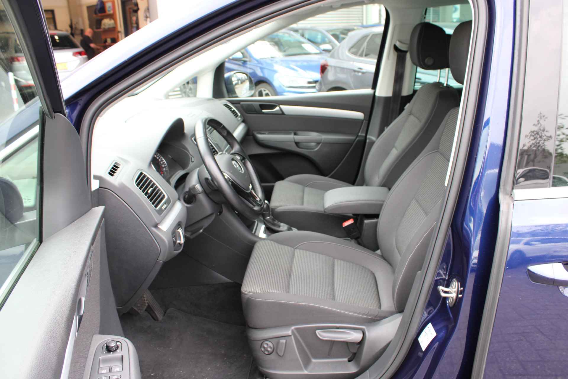 Volkswagen Sharan 1.4 TSI 150pk Comfortline 7 Persoons DSG Automaat Navigatie / Parkeersensoren / 7 Zitplaatsen / Bluetooth / Clima - 21/42