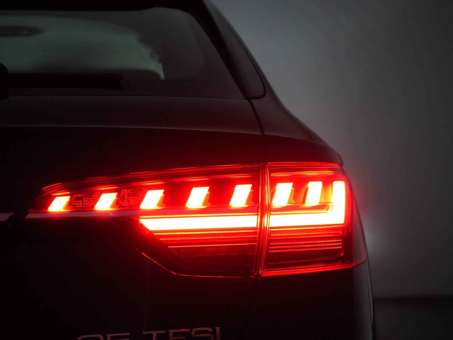 Audi A4 Avant 35 TFSI Launch edition Business LED | Leer | Cruise | Navi | Clima | PDC - 42/42