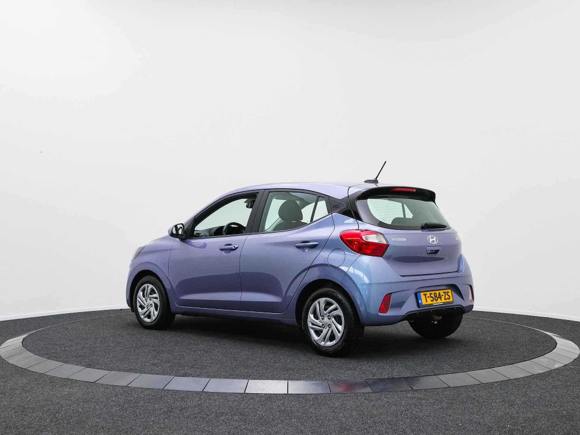 Hyundai i10 1.0 Comfort | Private lease 309 pm | Carplay Navigatie - 2/40