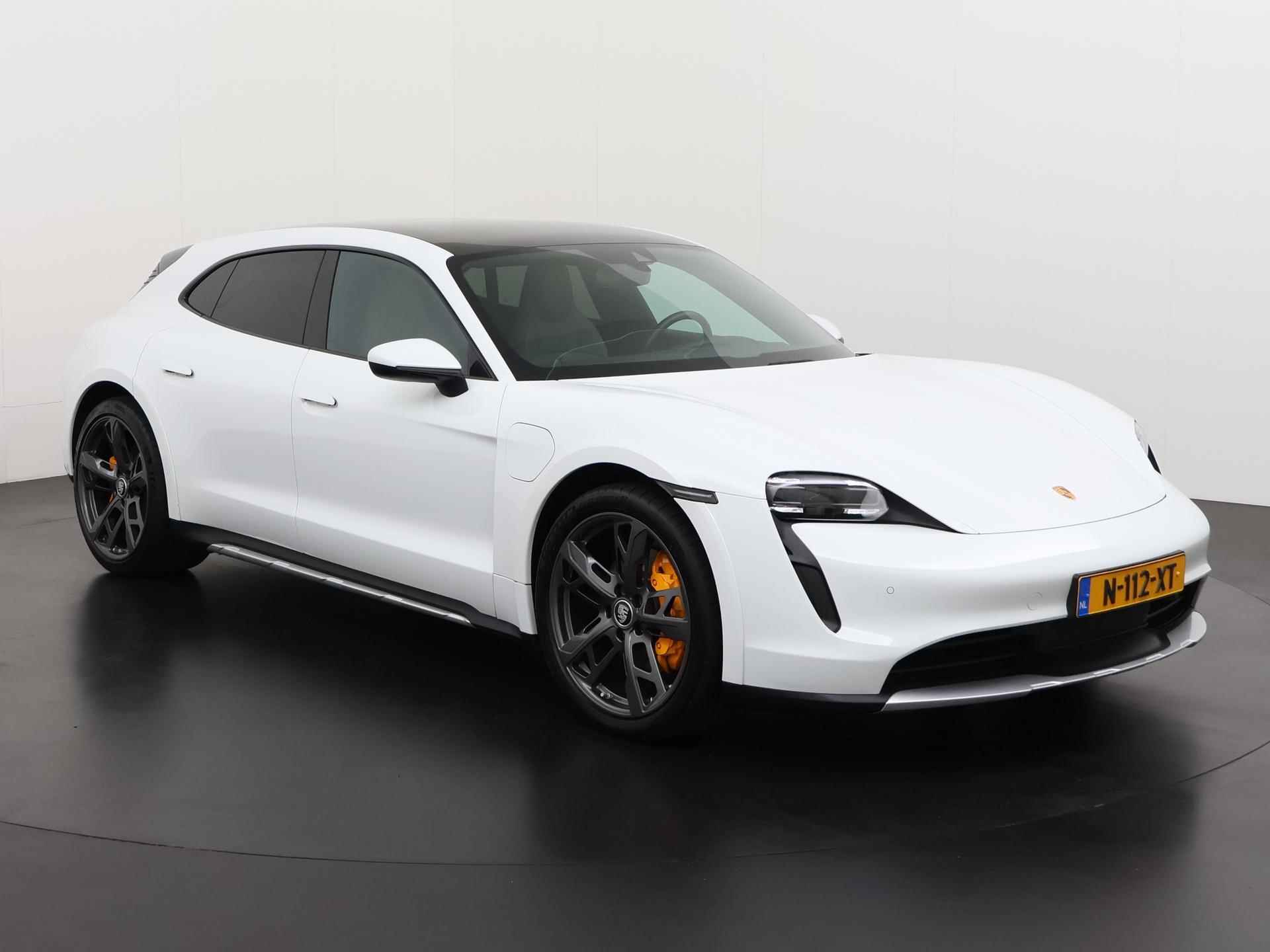 Porsche Taycan Cross Turismo 4 93 kWh | 1e Eigenaar | 381pk | 21" | Panoramadak | Leder | Zondag Open! - 30/52