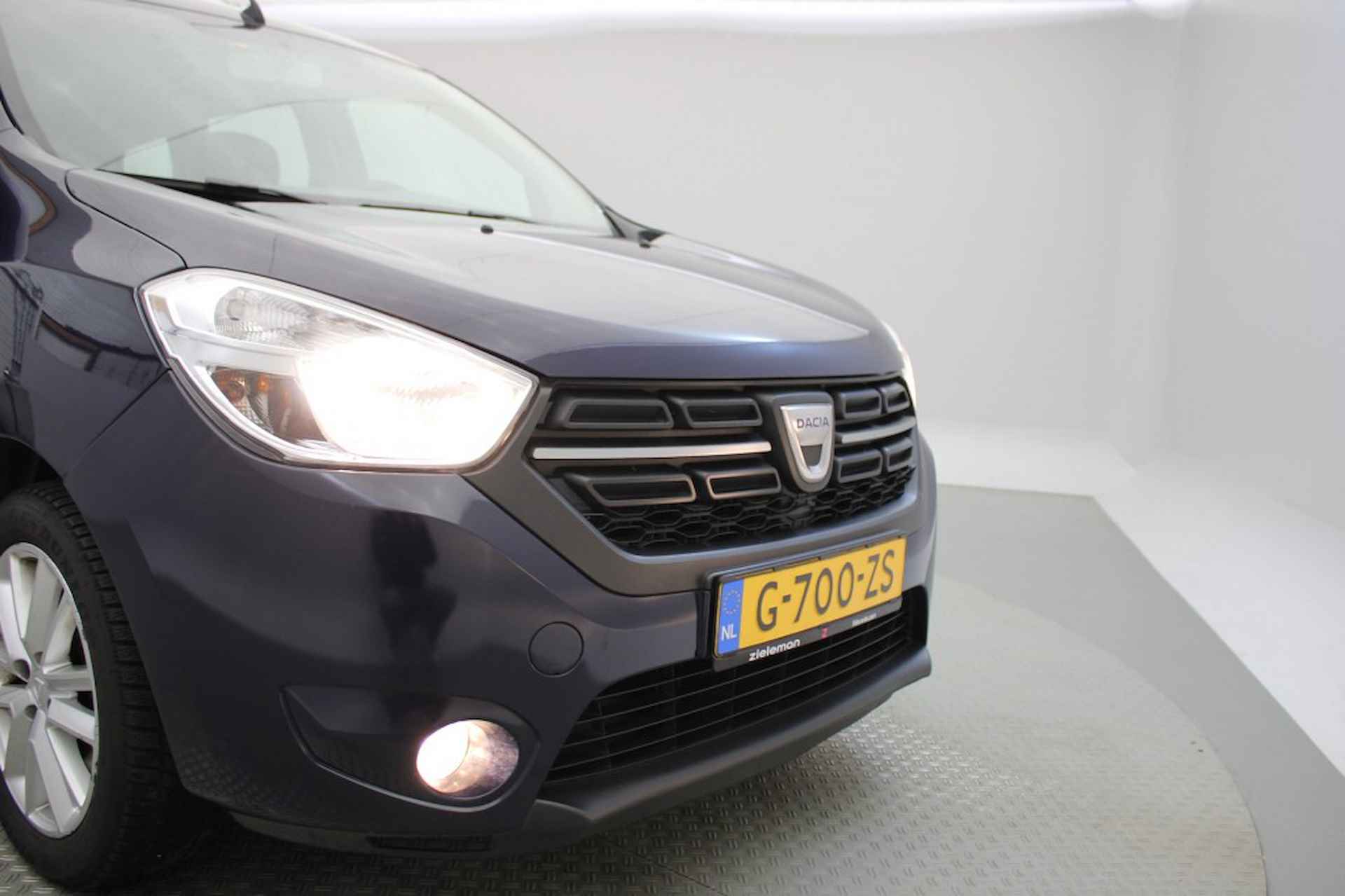 DACIA Lodgy 1.3 TCE Comfort 7persoons - Camera, Navi, Airco - 26/27