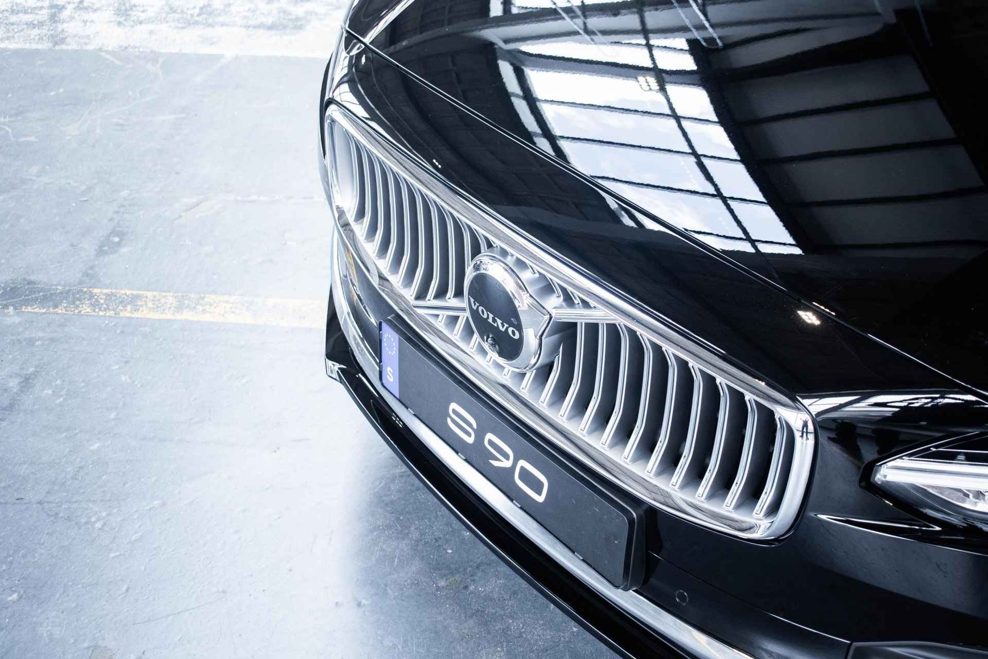 Volvo S90 B5 Automaat Ultimate Bright | 360º camera | Panoramadak | Geventileerde stoelen | Parkeerverwarming | Harman Kardon premium audio | 20'' Lichtmetalen velgen | Adaptive cruise control - 12/31