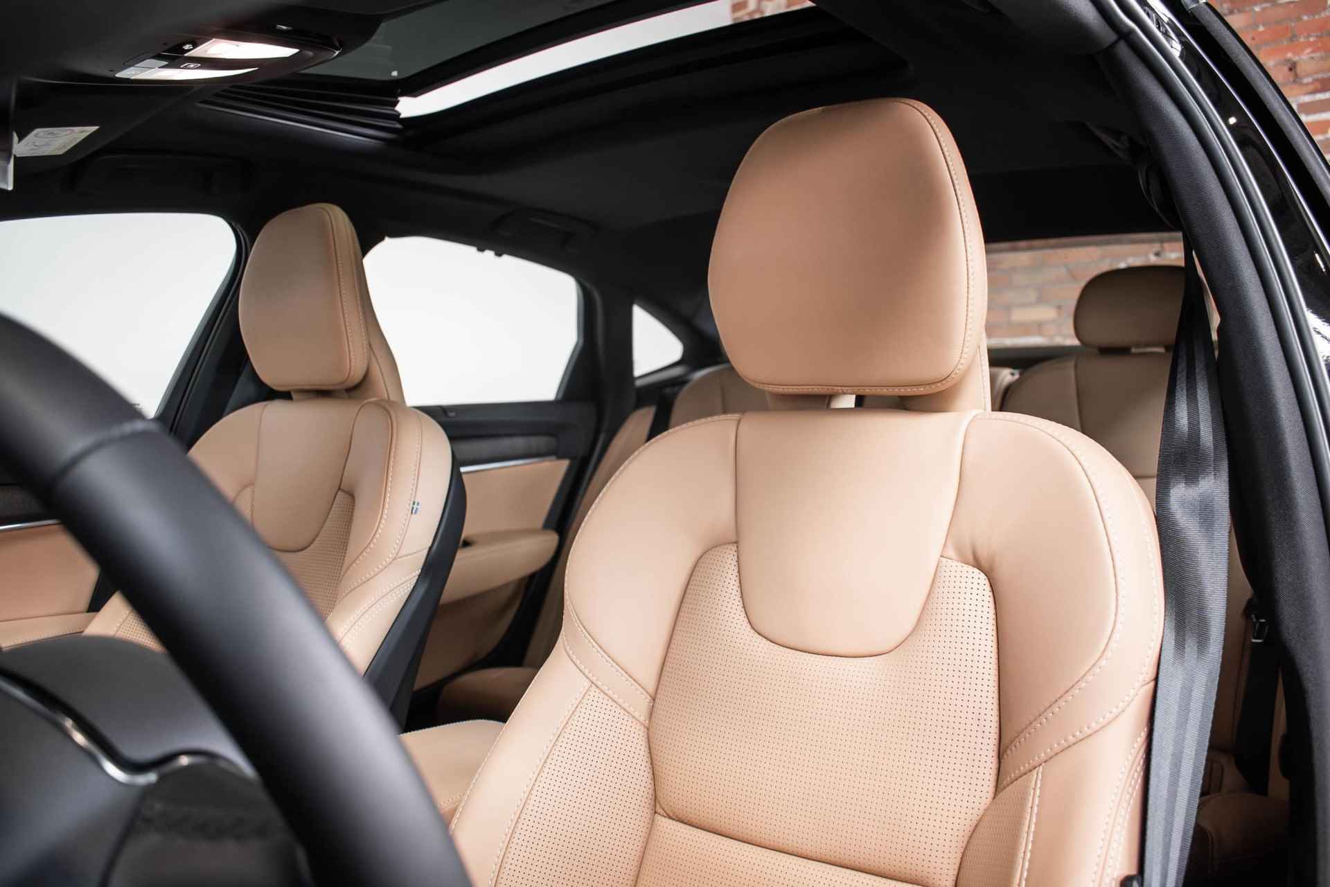 Volvo S90 B5 Automaat Ultimate Bright | 360º camera | Panoramadak | Geventileerde stoelen | Parkeerverwarming | Harman Kardon premium audio | 20'' Lichtmetalen velgen | Adaptive cruise control - 14/31