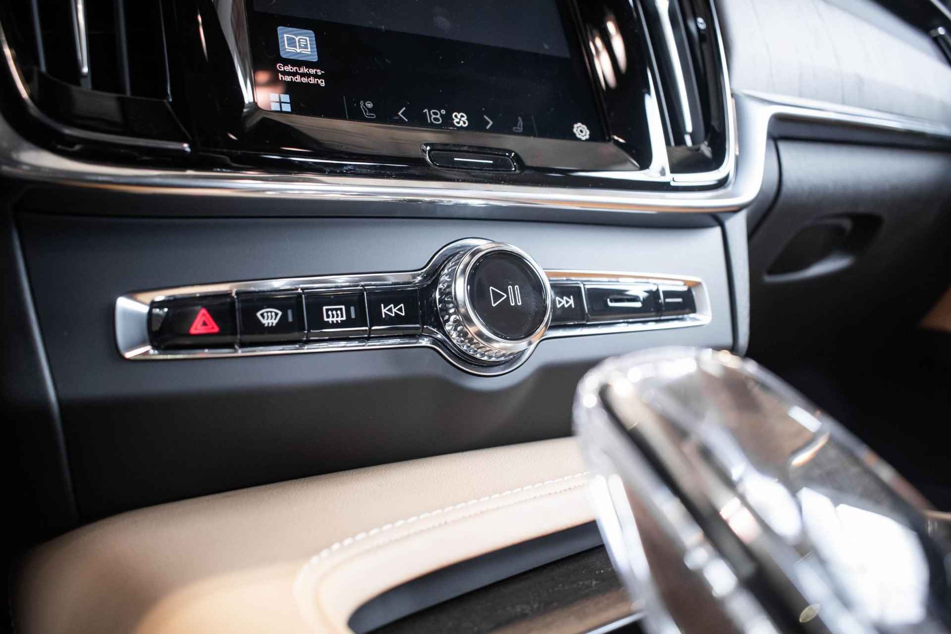 Volvo S90 B5 Automaat Ultimate Bright | 360º camera | Panoramadak | Geventileerde stoelen | Parkeerverwarming | Harman Kardon premium audio | 20'' Lichtmetalen velgen | Adaptive cruise control - 21/31
