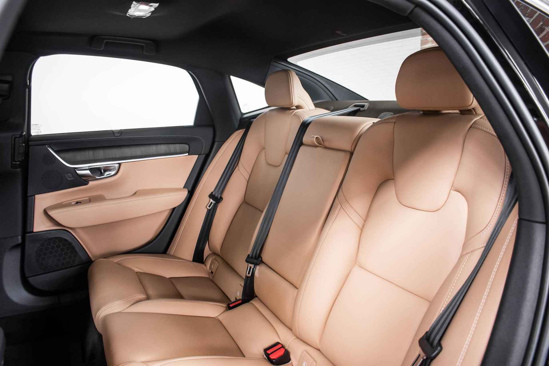 Volvo S90 B5 Automaat Ultimate Bright | 360º camera | Panoramadak | Geventileerde stoelen | Parkeerverwarming | Harman Kardon premium audio | 20'' Lichtmetalen velgen | Adaptive cruise control - 27/31