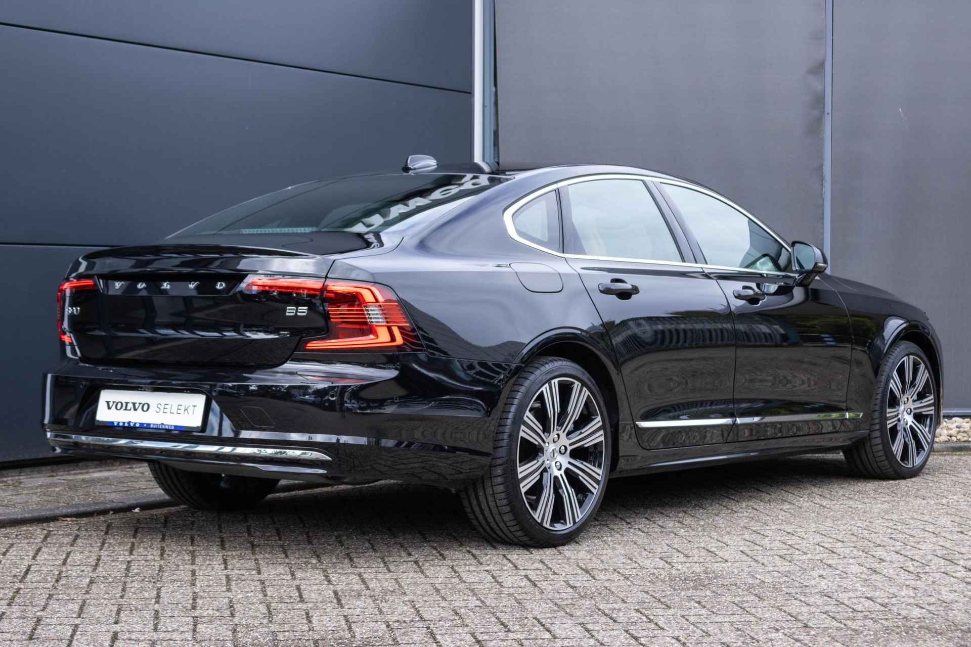 Volvo S90 B5 Automaat Ultimate Bright | 360º camera | Panoramadak | Geventileerde stoelen | Parkeerverwarming | Harman Kardon premium audio | 20'' Lichtmetalen velgen | Adaptive cruise control - 5/44