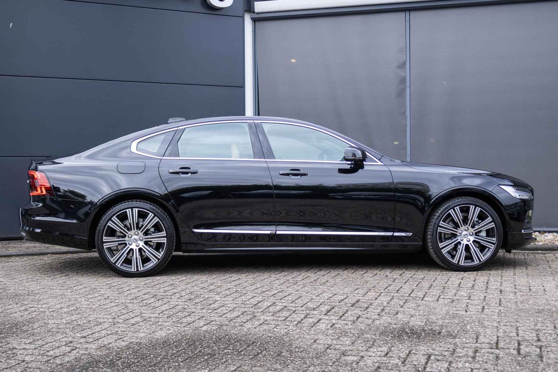 Volvo S90 B5 Automaat Ultimate Bright | 360º camera | Panoramadak | Geventileerde stoelen | Parkeerverwarming | Harman Kardon premium audio | 20'' Lichtmetalen velgen | Adaptive cruise control - 6/44