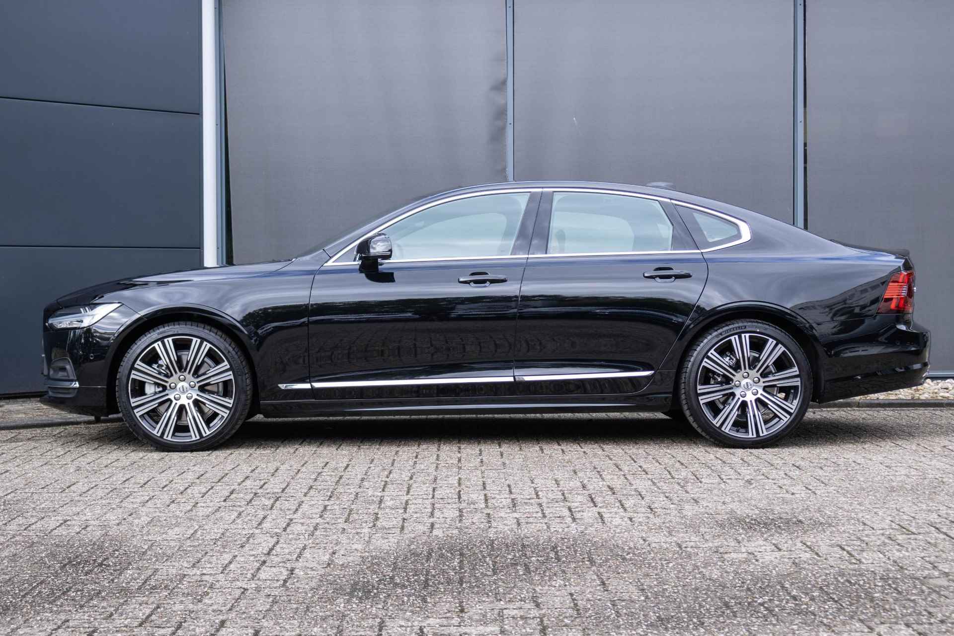 Volvo S90 B5 Automaat Ultimate Bright | 360º camera | Panoramadak | Geventileerde stoelen | Parkeerverwarming | Harman Kardon premium audio | 20'' Lichtmetalen velgen | Adaptive cruise control - 10/44