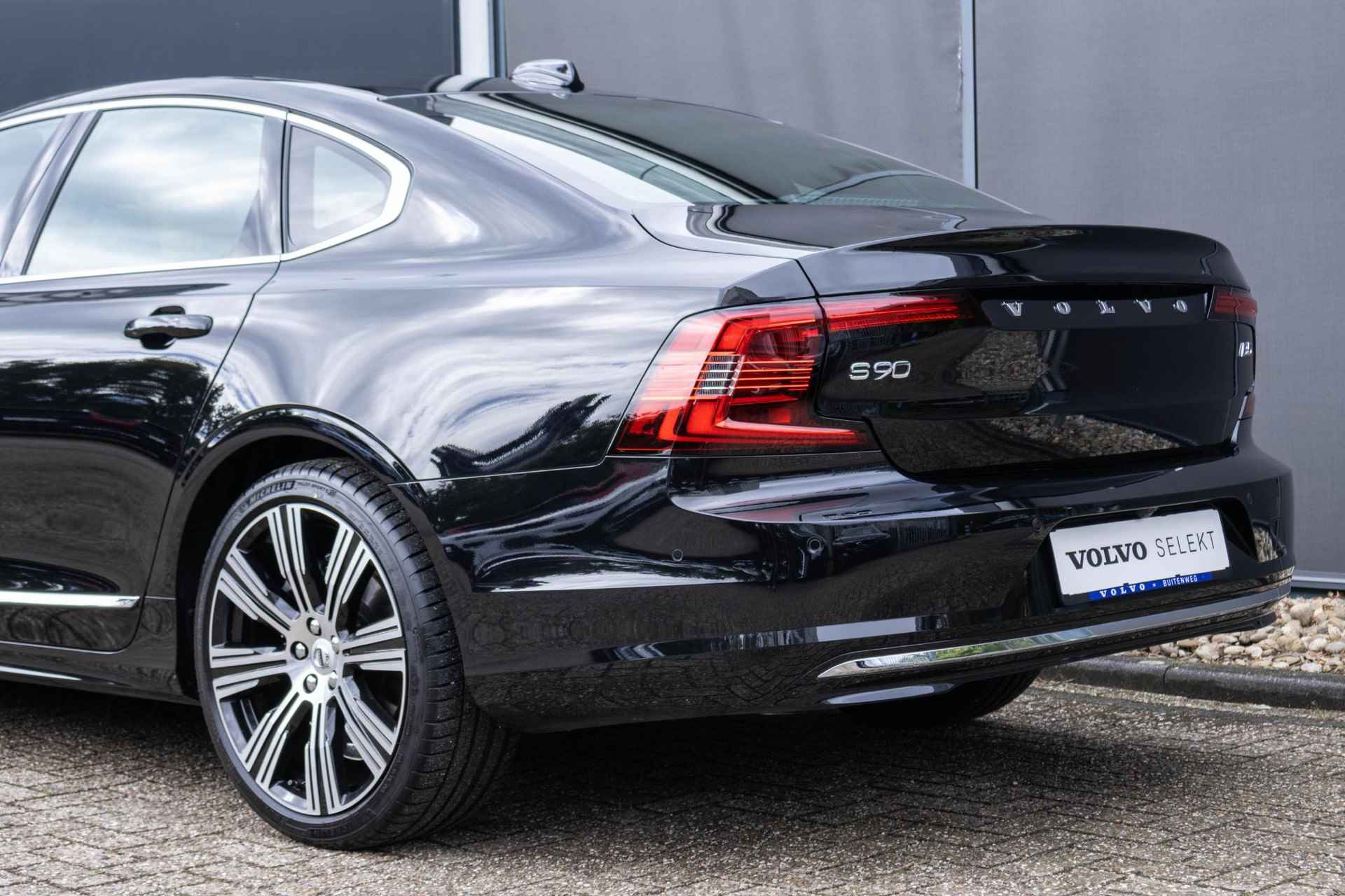 Volvo S90 B5 Automaat Ultimate Bright | 360º camera | Panoramadak | Geventileerde stoelen | Parkeerverwarming | Harman Kardon premium audio | 20'' Lichtmetalen velgen | Adaptive cruise control - 11/44