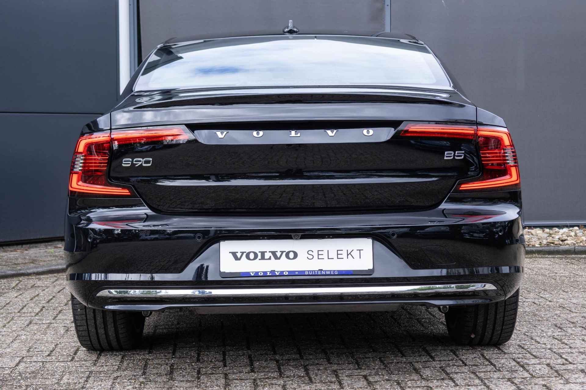 Volvo S90 B5 Automaat Ultimate Bright | 360º camera | Panoramadak | Geventileerde stoelen | Parkeerverwarming | Harman Kardon premium audio | 20'' Lichtmetalen velgen | Adaptive cruise control - 13/44