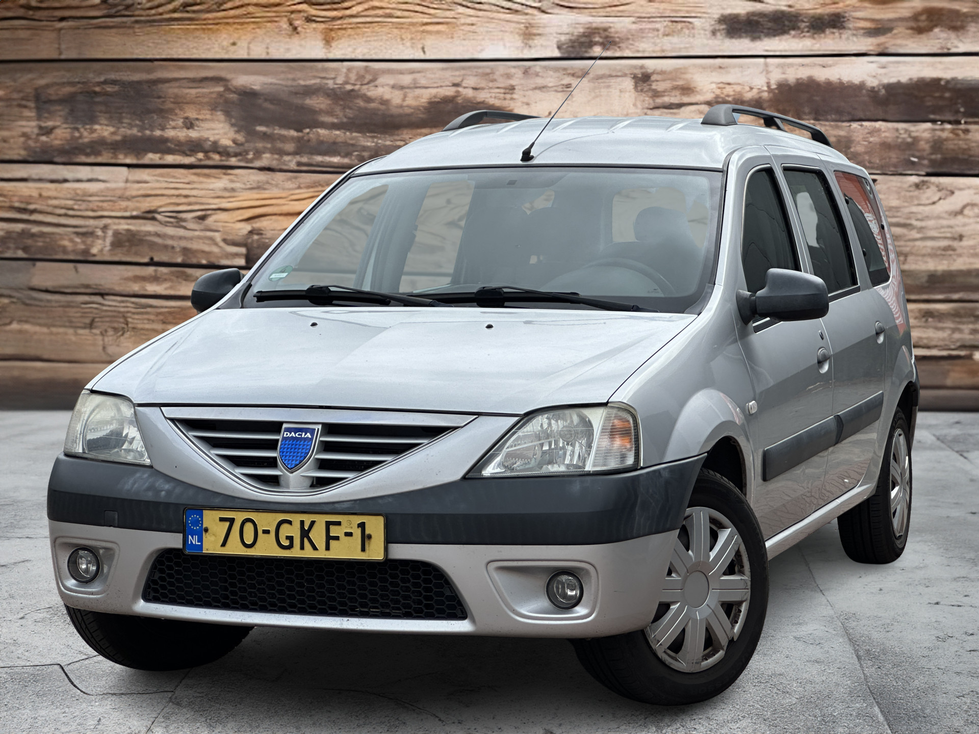 Dacia Logan MCV 1.6-16V Lauréate 7p. | Airco