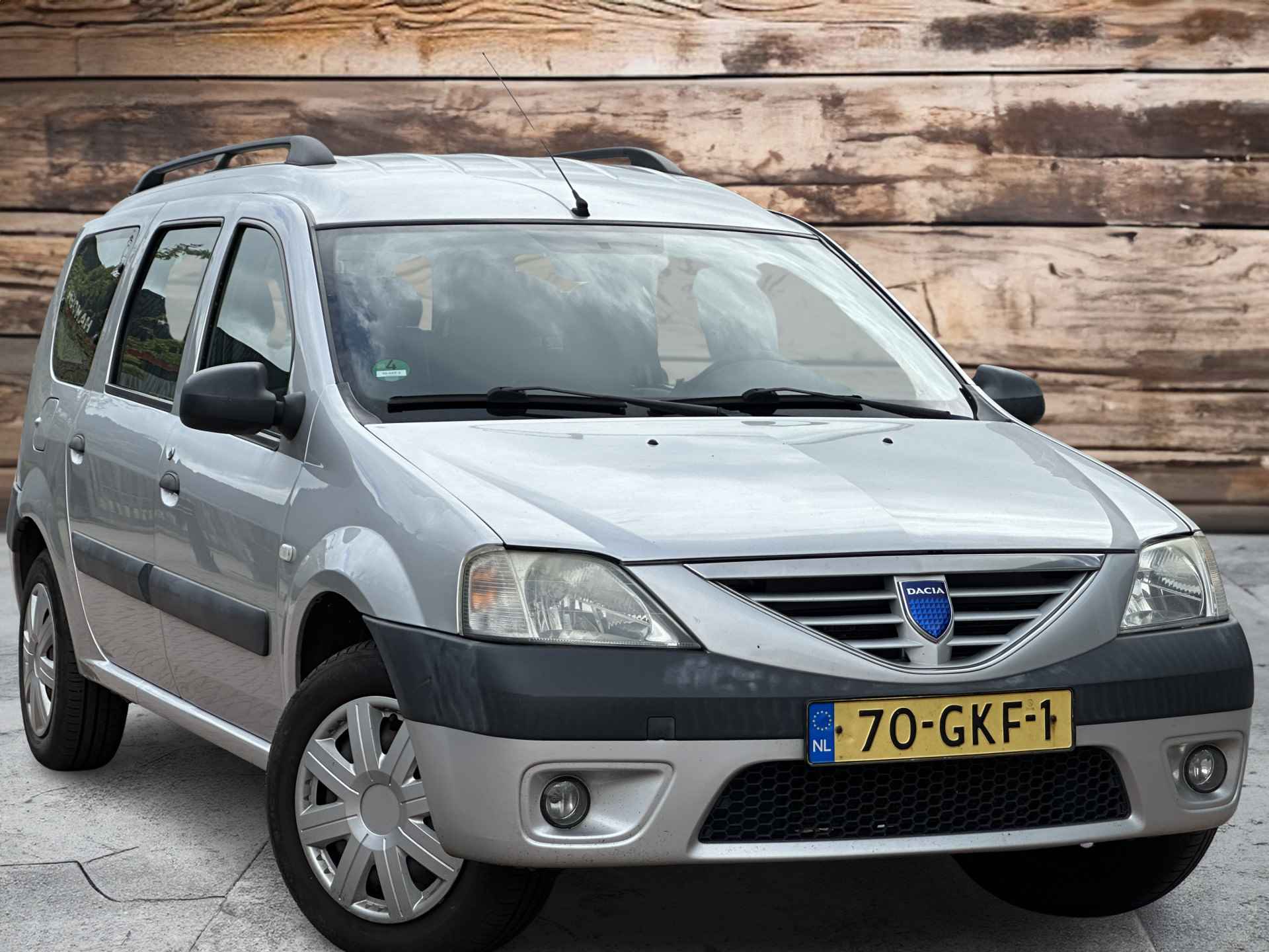 Dacia Logan MCV 1.6-16V Lauréate 7p. | Airco - 3/21