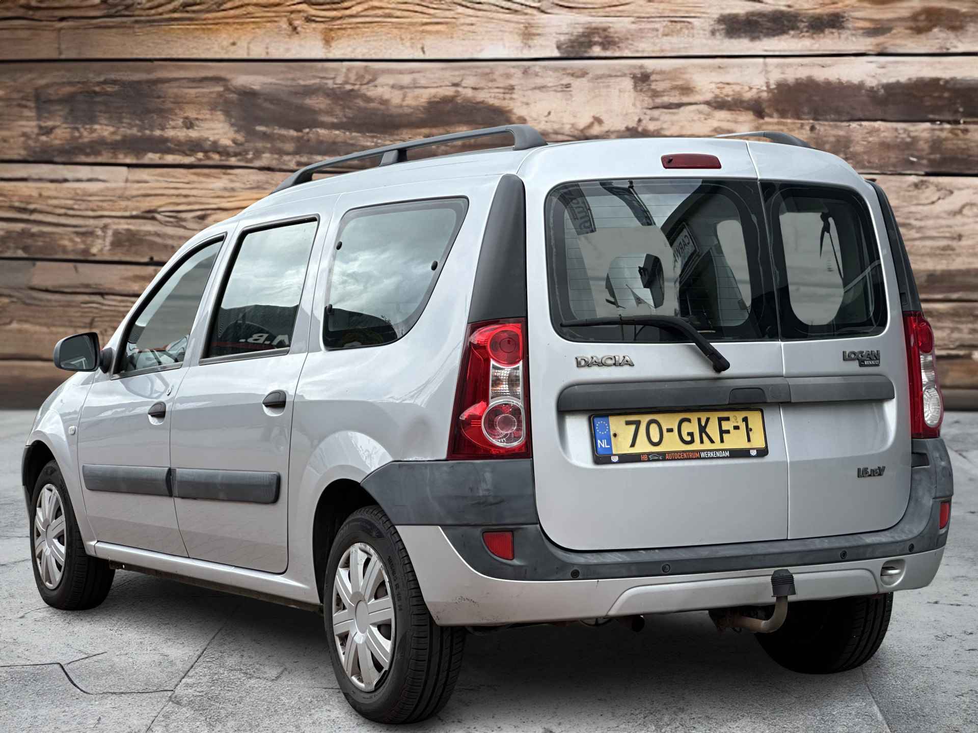 Dacia Logan MCV 1.6-16V Lauréate 7p. | Airco - 7/21