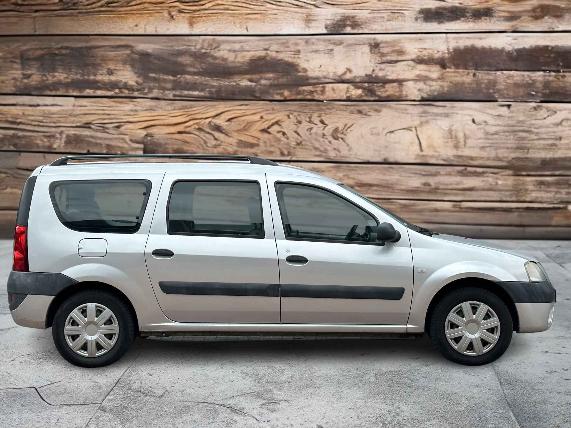 Dacia Logan MCV 1.6-16V Lauréate 7p. | Airco - 11/21