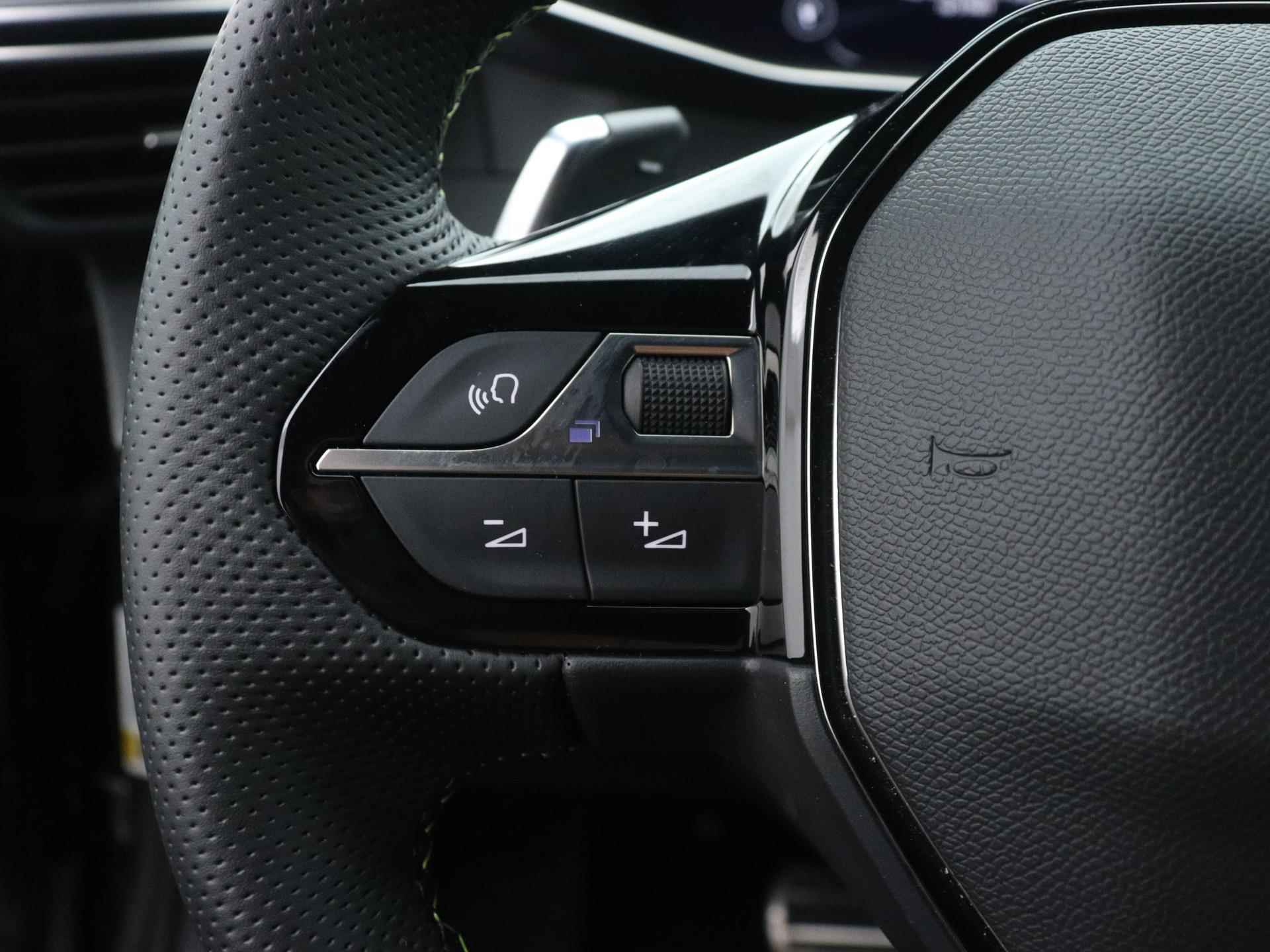 Peugeot 2008 SUV GT 130pk Automaat | Navigatie | Achteruitrijcamera | Climate Control | Cruise Control | Parkeersensoren v+a | Full Led koplampen | 3D Cockpit | Keyless | Stoelverwarming | Dodehoeksensor | DAB+ radio | Apple Carplay / Android Auto | Donker getint glas | 17" lichtmetalen velgen | - 18/35